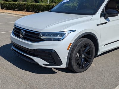 2023 Volkswagen Tiguan SE R-Line Black