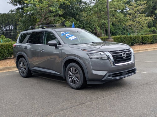 2022 Nissan Pathfinder SV
