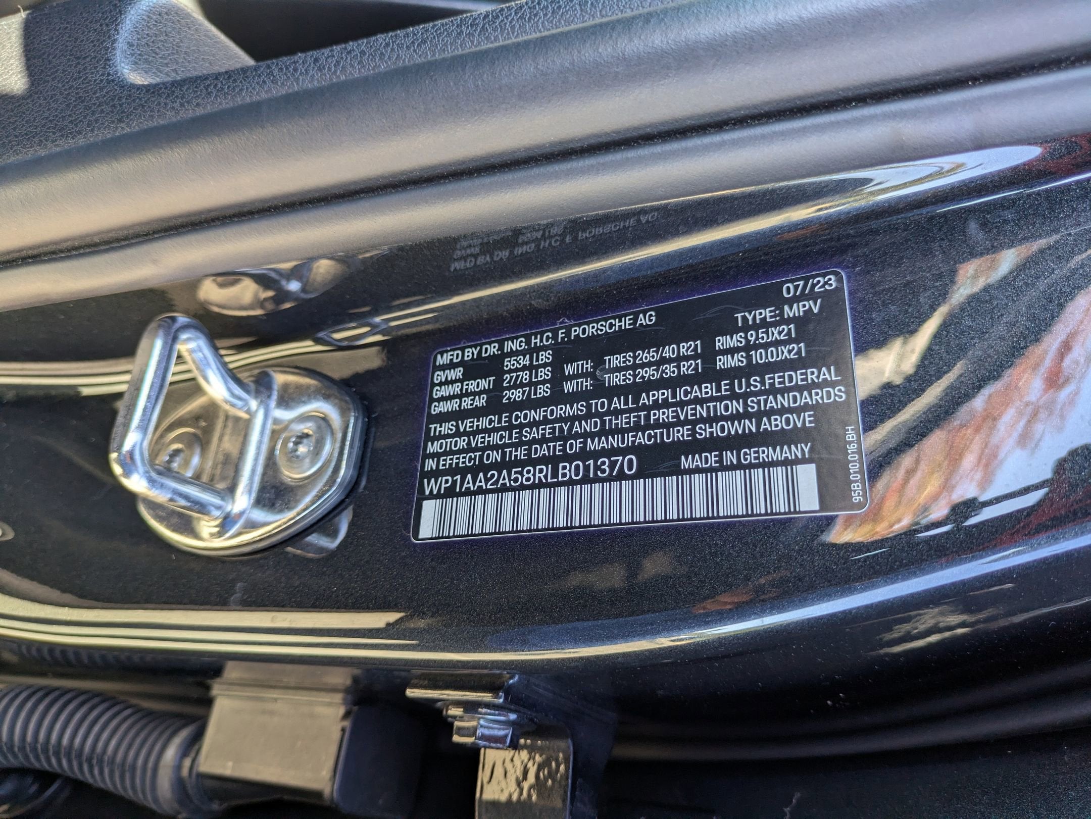 2024 Porsche Macan T