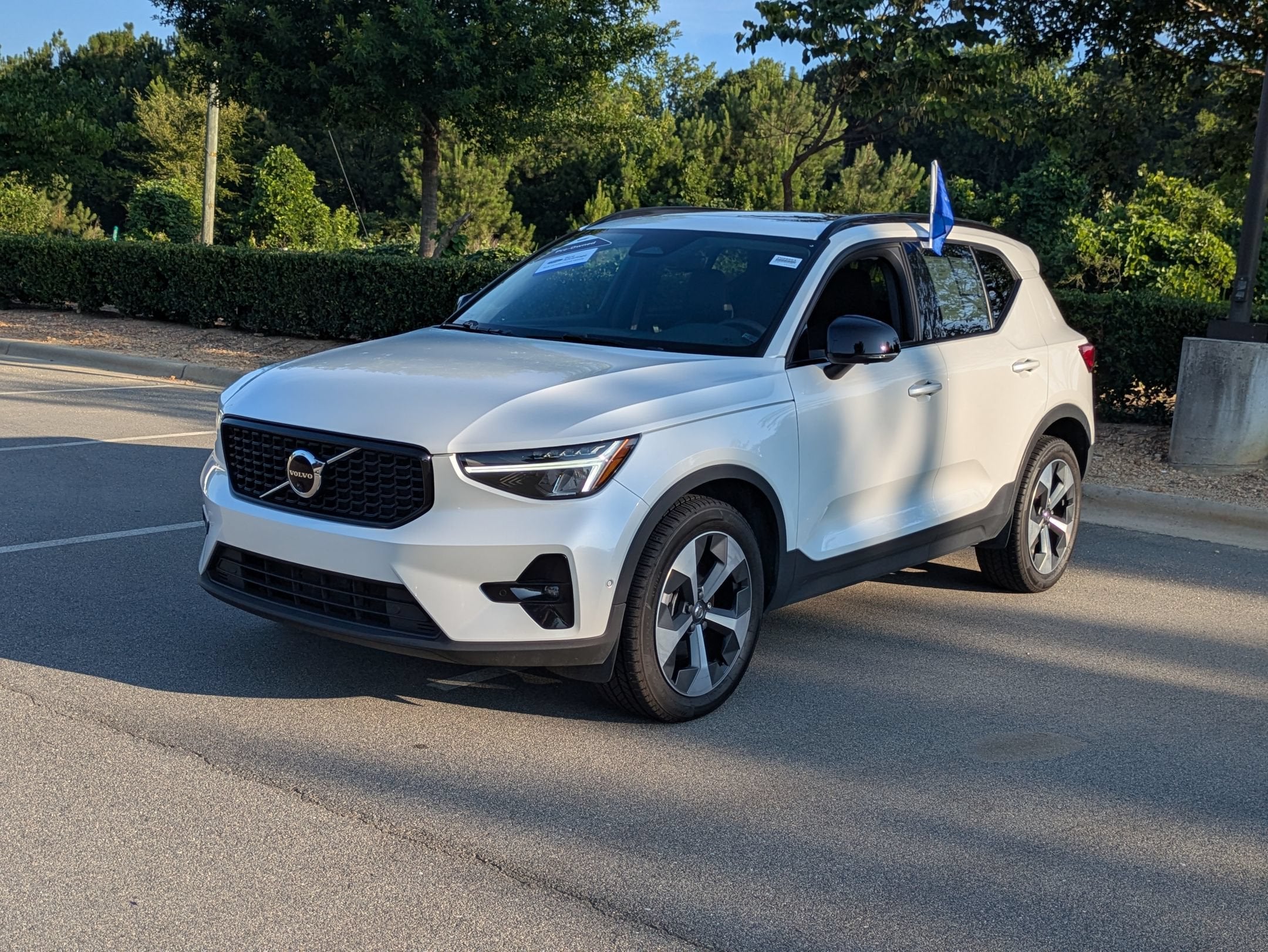 2023 Volvo XC40 Ultimate Dark Theme