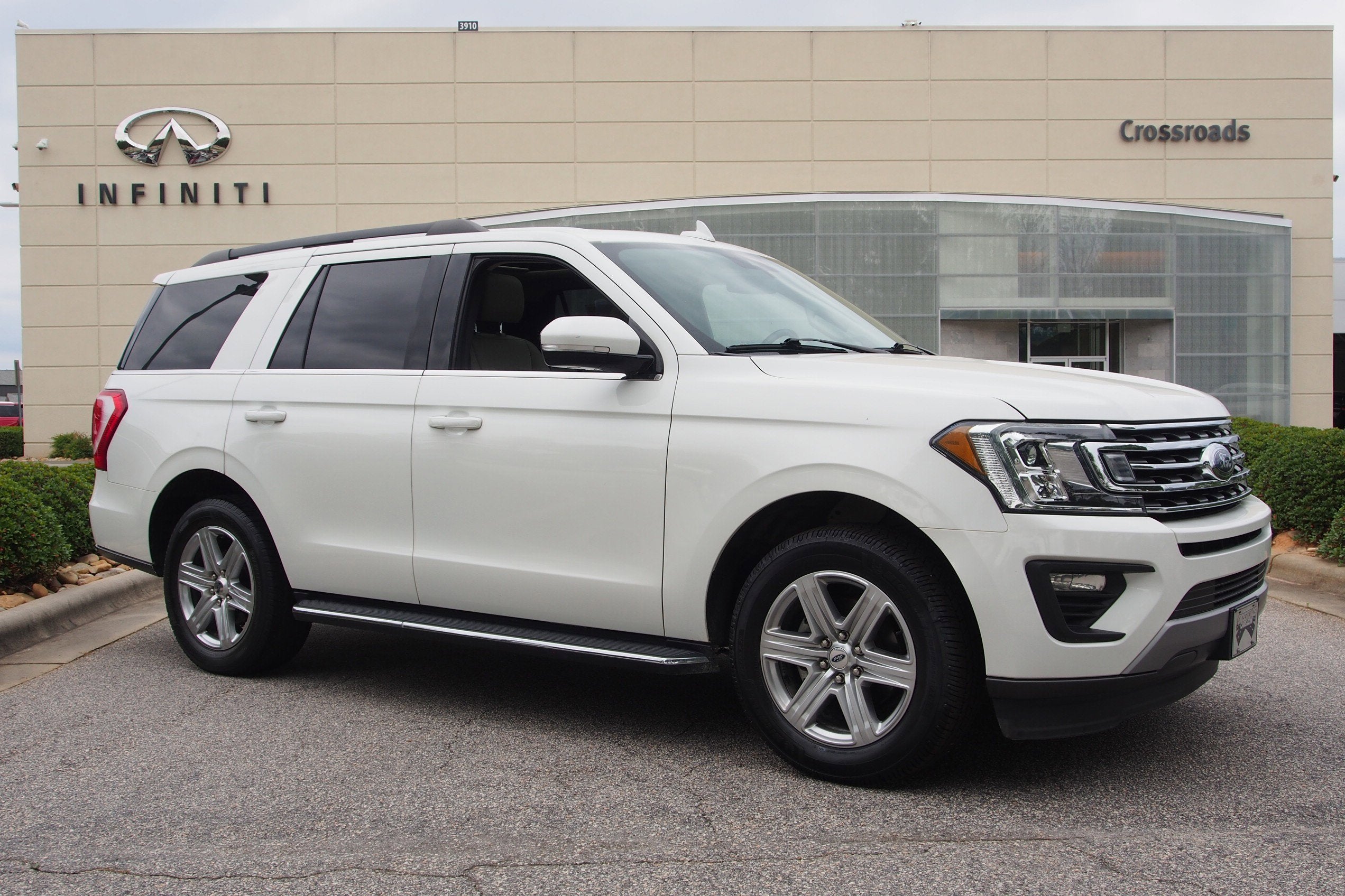 2021 Ford Expedition XLT's photo