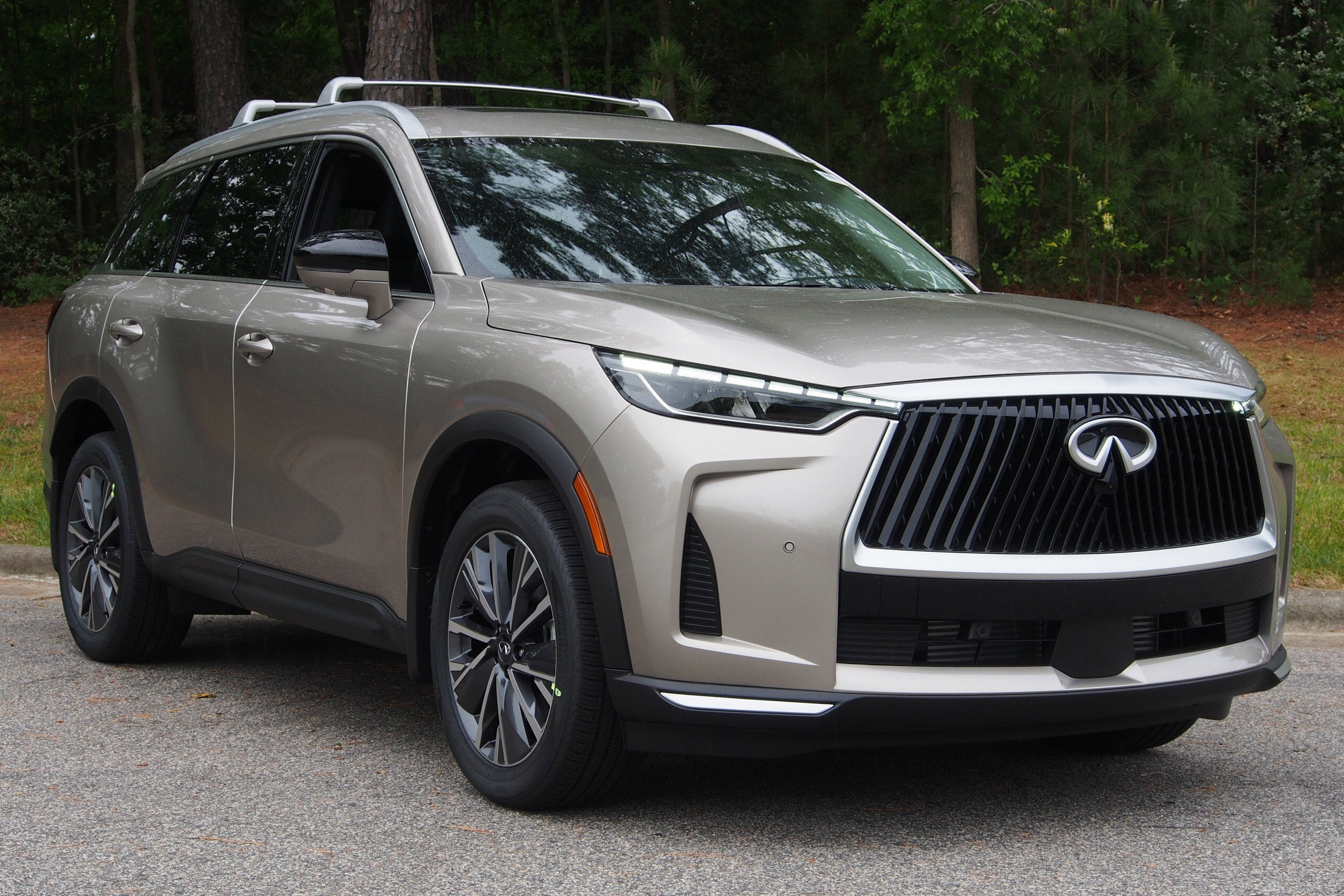 2027 INFINITI QX60 LUXE