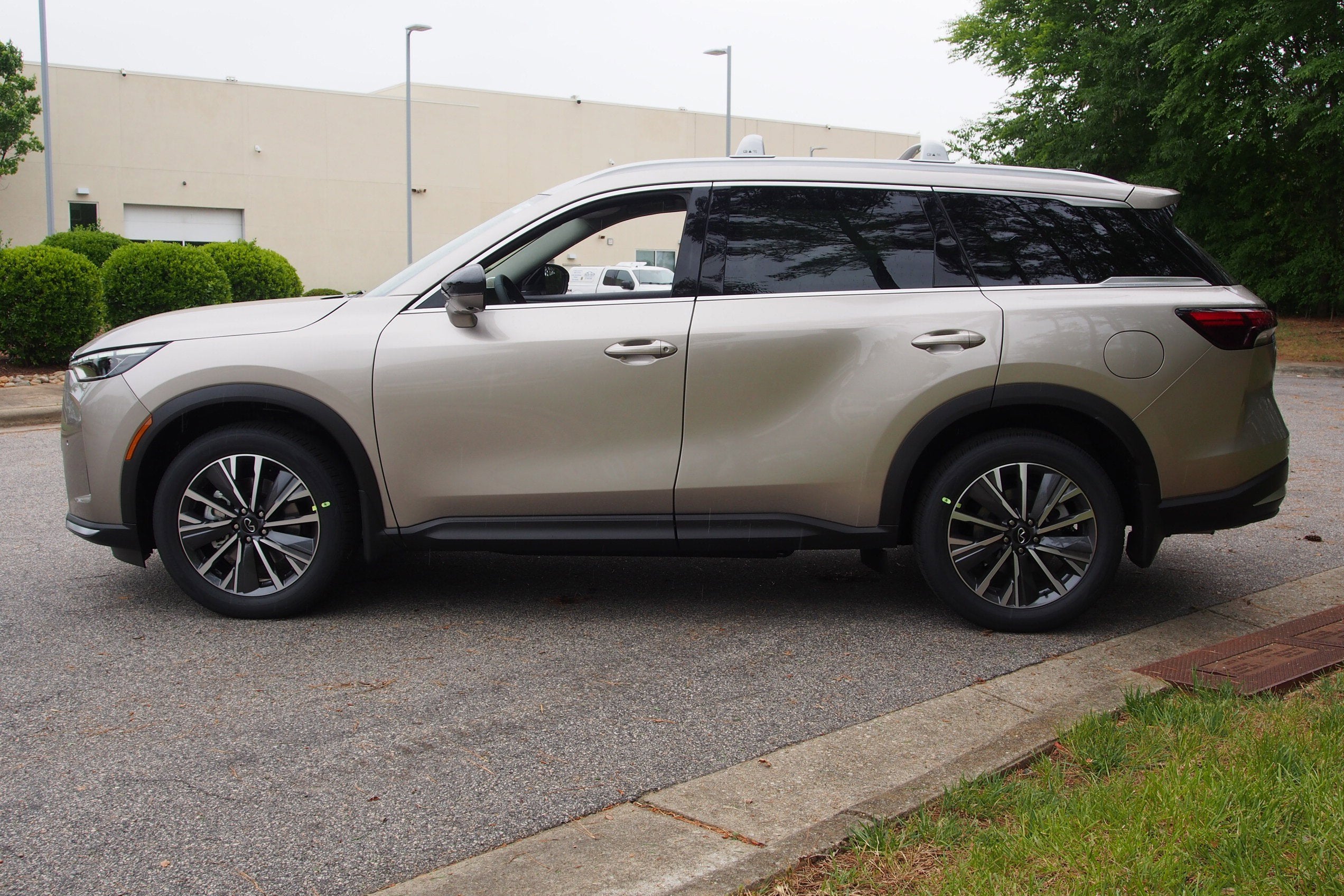 2027 INFINITI QX60 LUXE