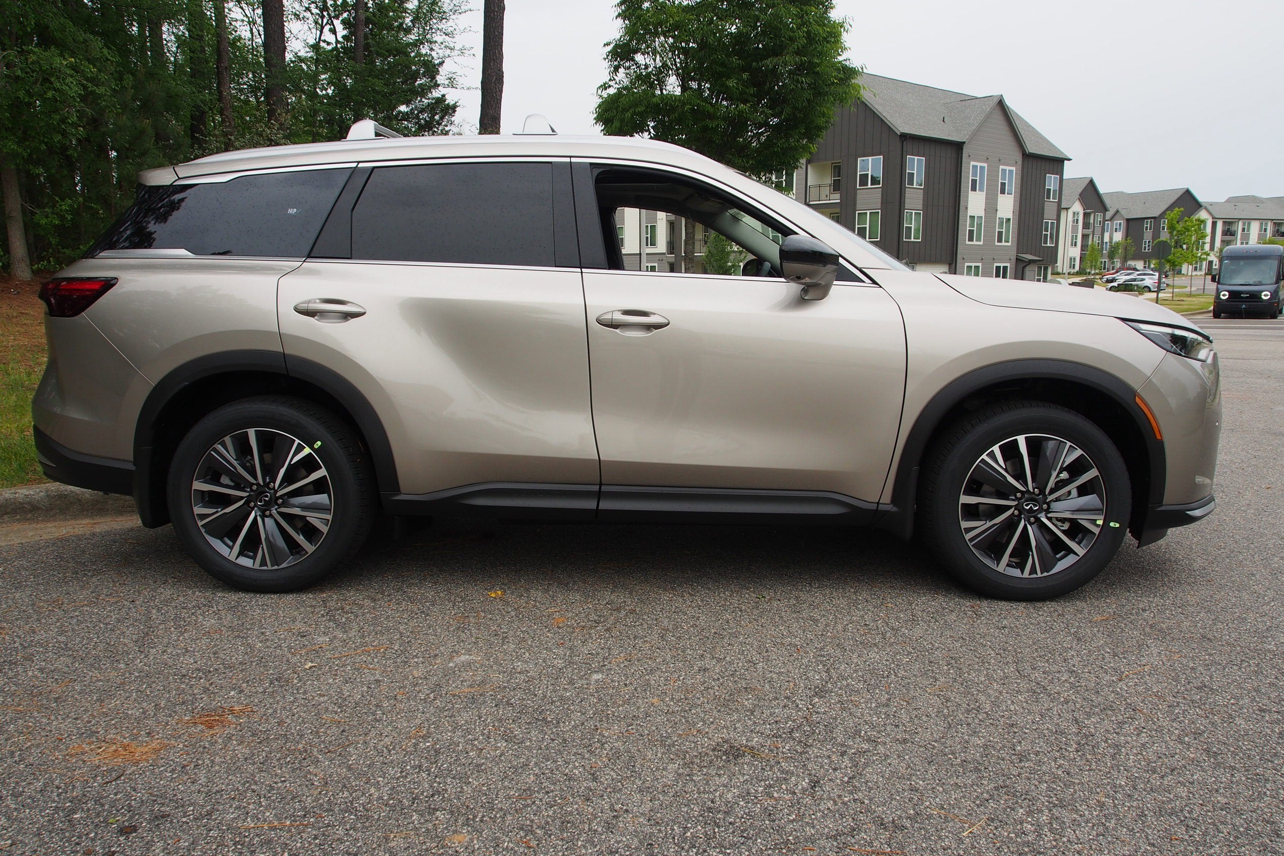 2027 INFINITI QX60 LUXE