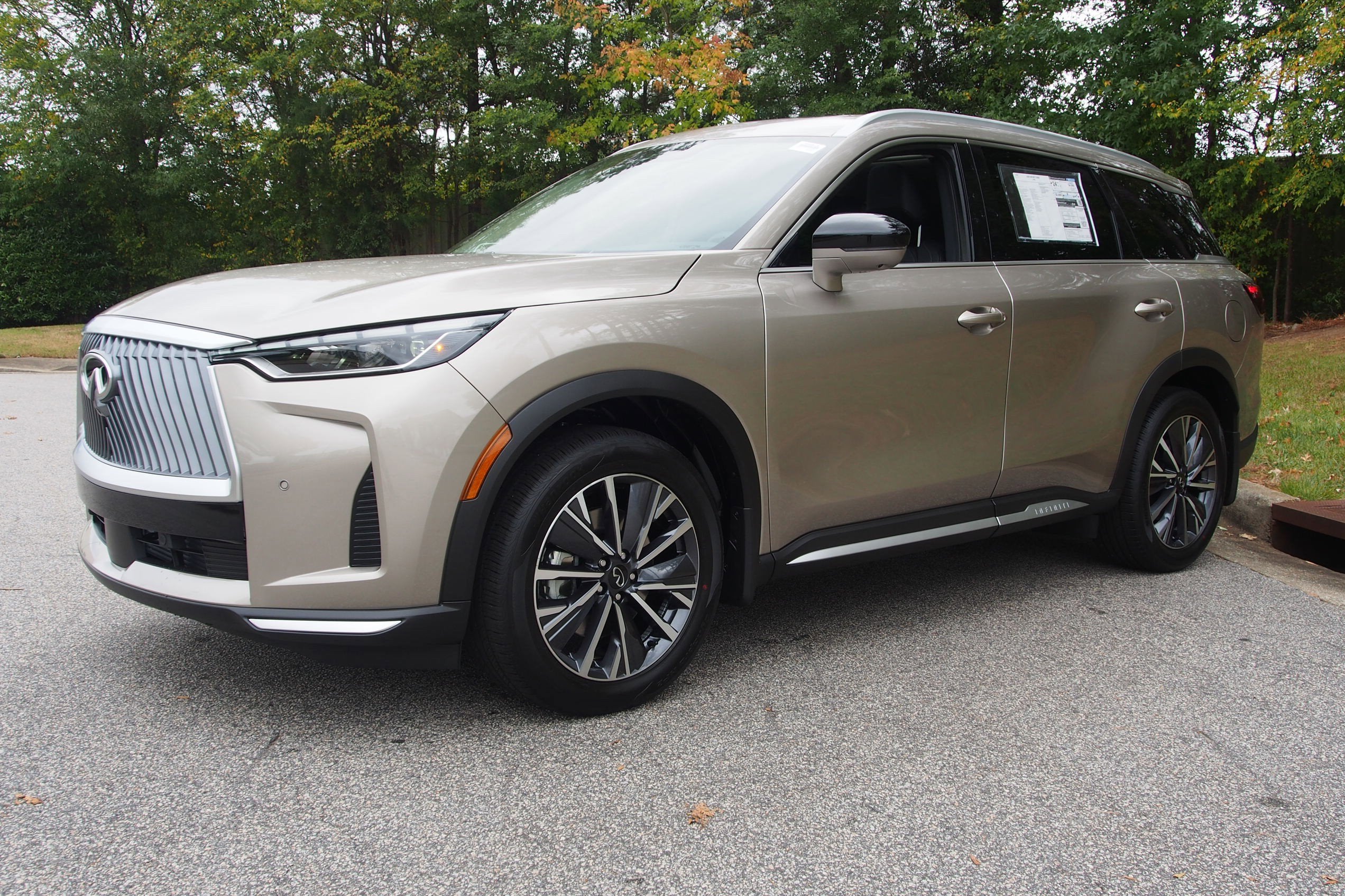 2026 INFINITI QX60 LUXE