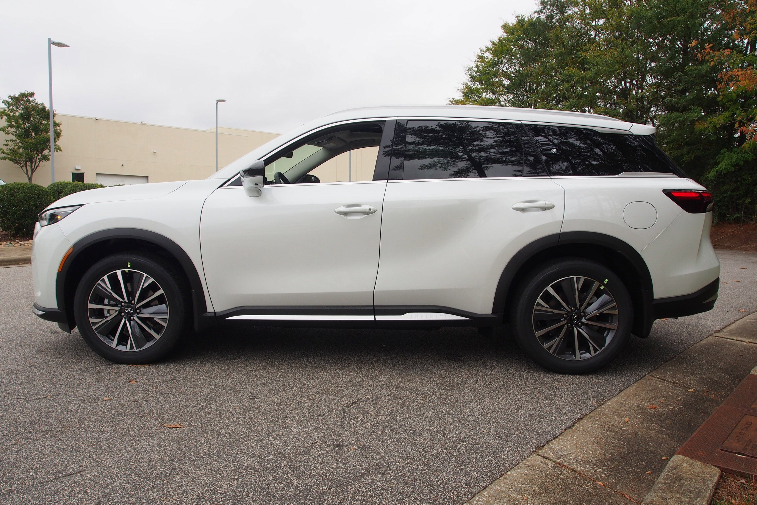 2026 INFINITI QX60 LUXE