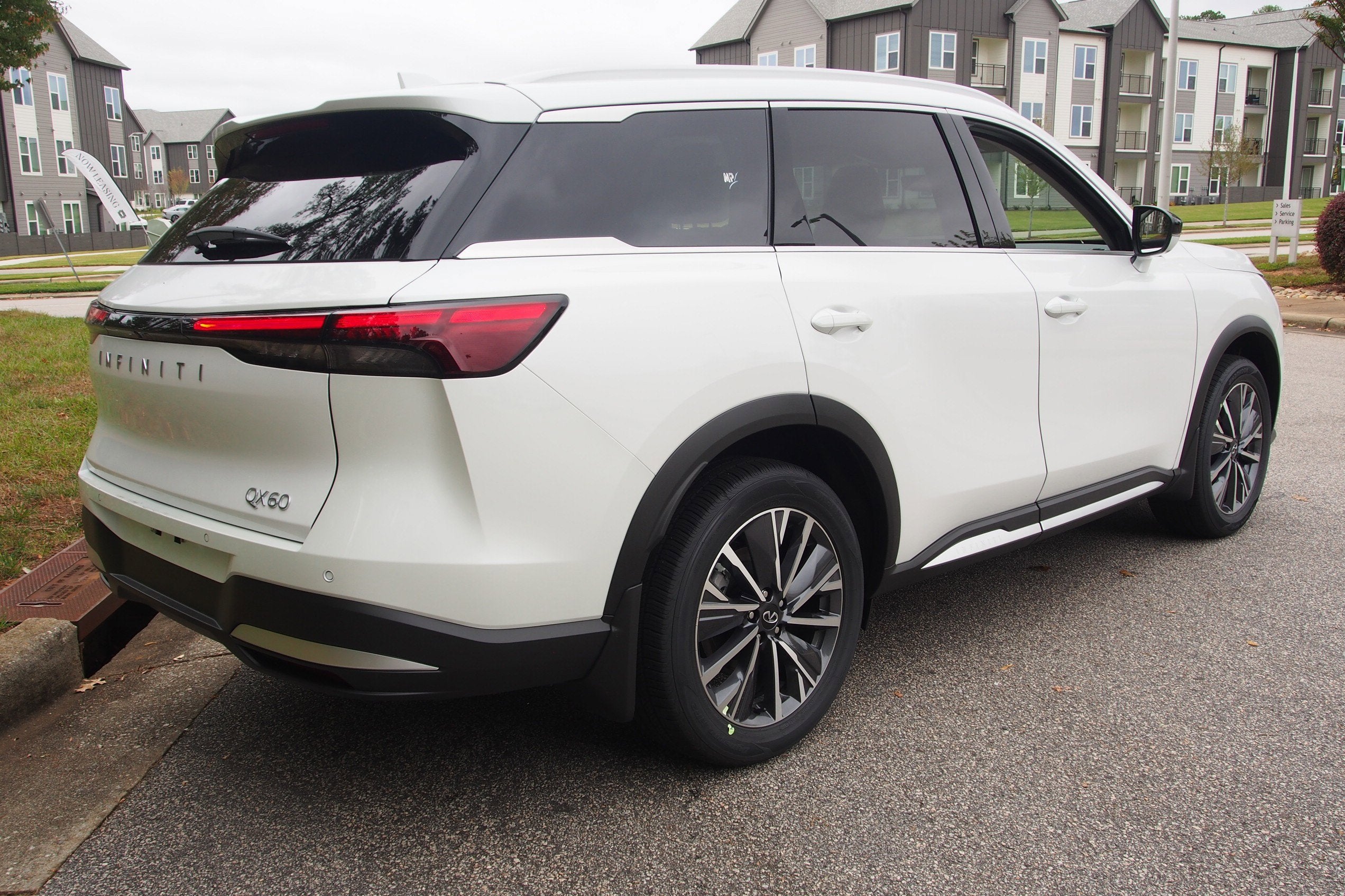 2026 INFINITI QX60 LUXE