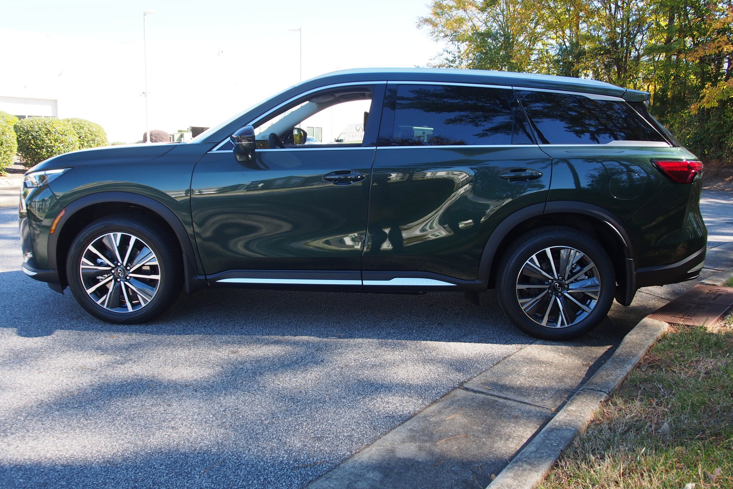 2026 INFINITI QX60 LUXE