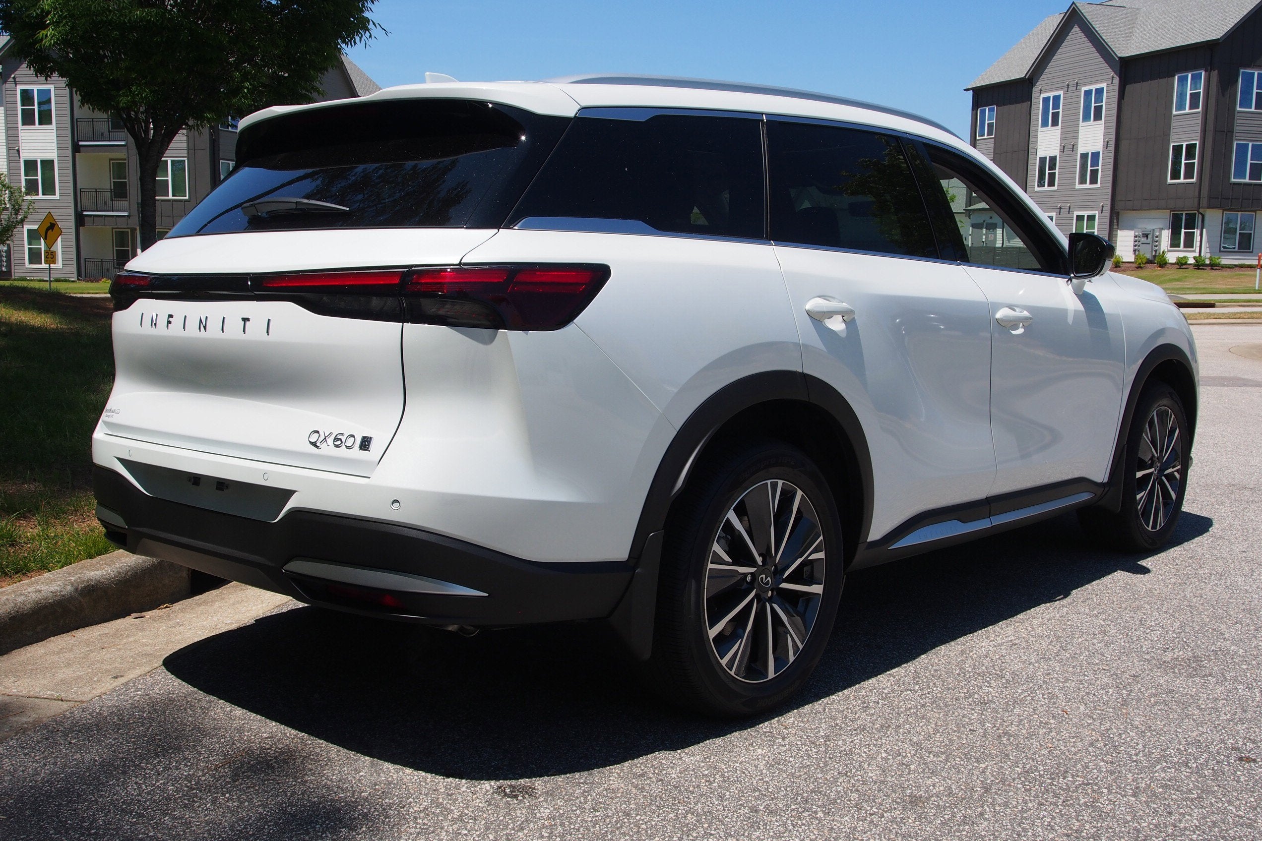 2026 INFINITI QX60 LUXE