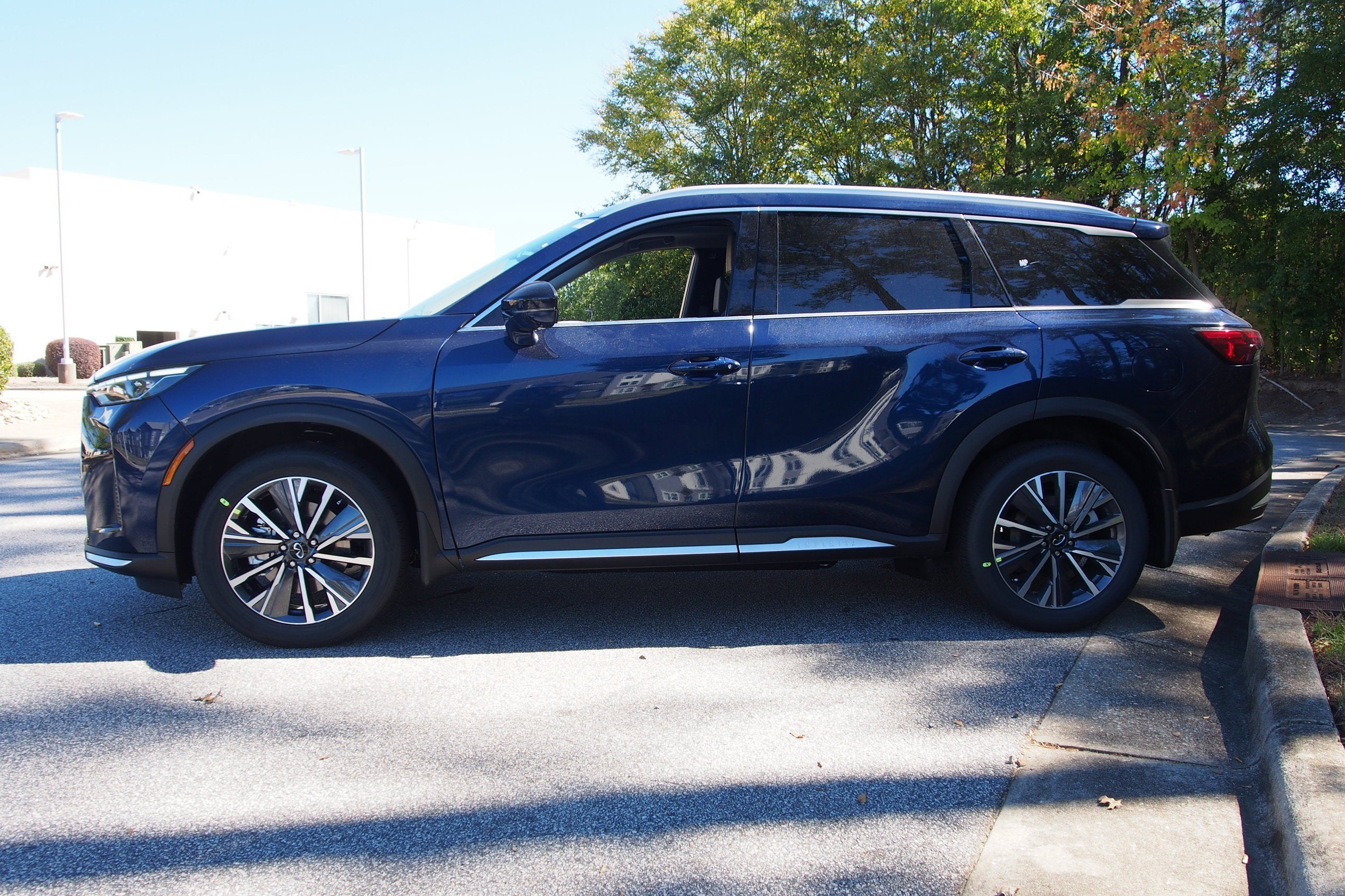 2026 INFINITI QX60 LUXE