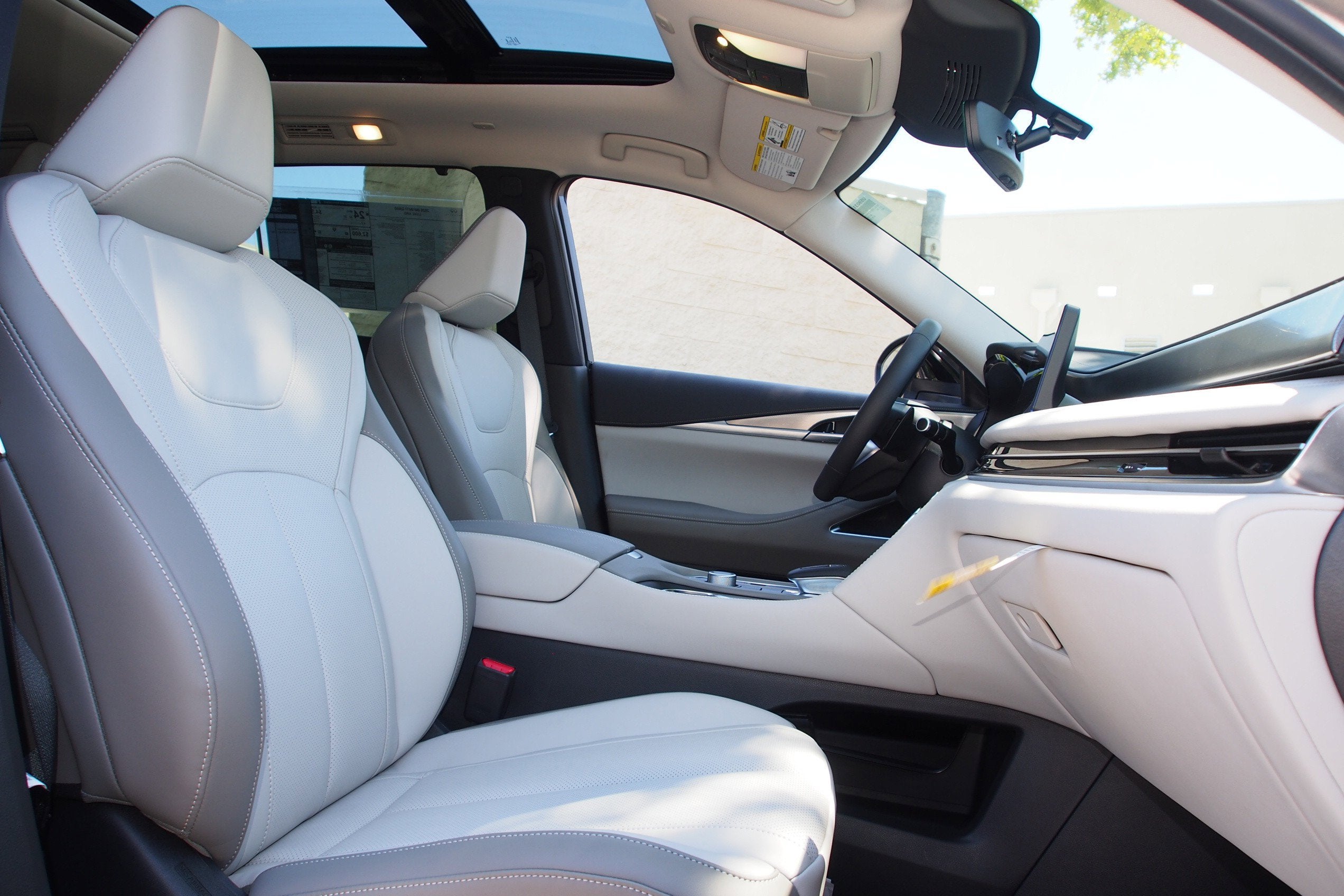 2026 INFINITI QX60 LUXE