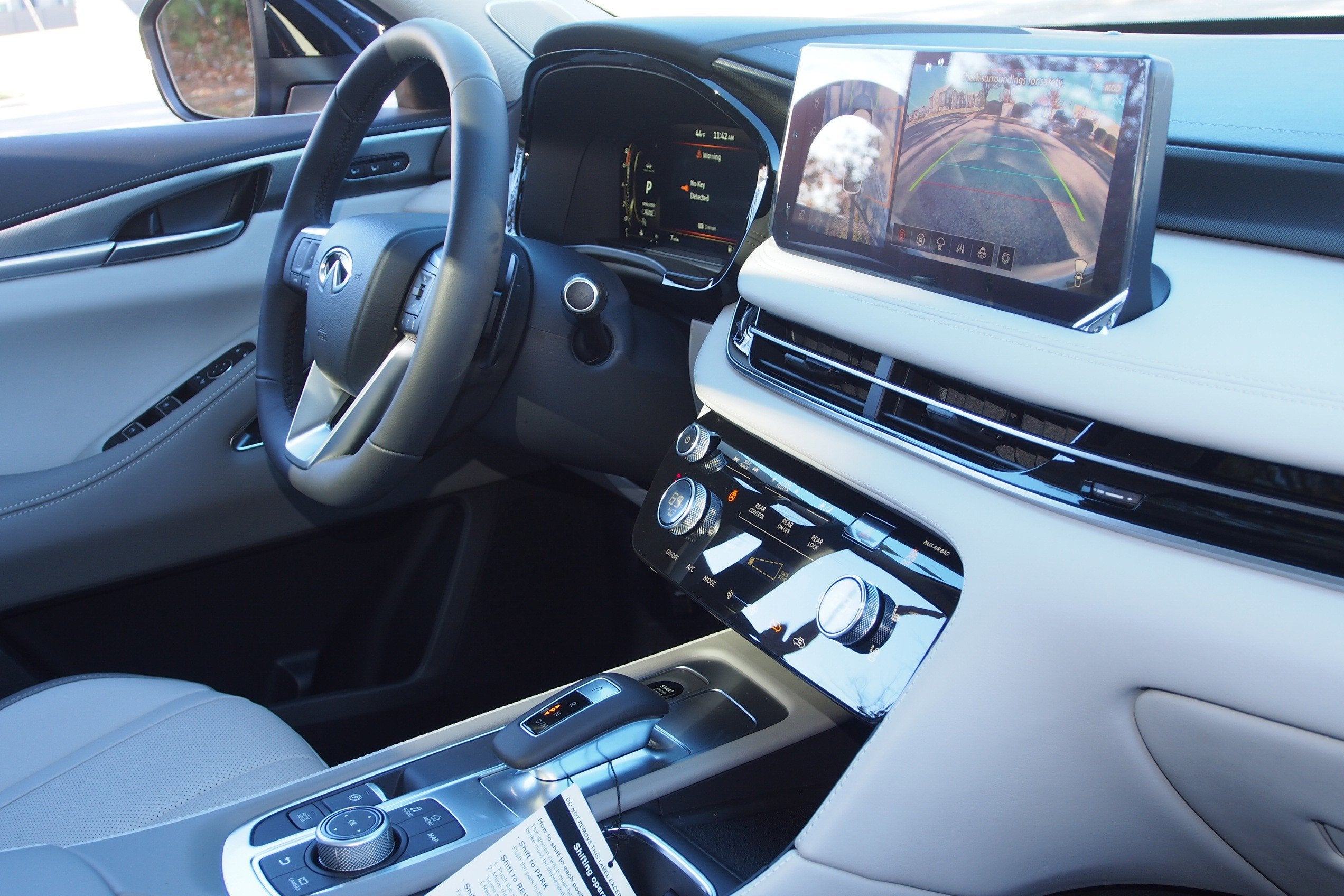 2026 INFINITI QX60 LUXE