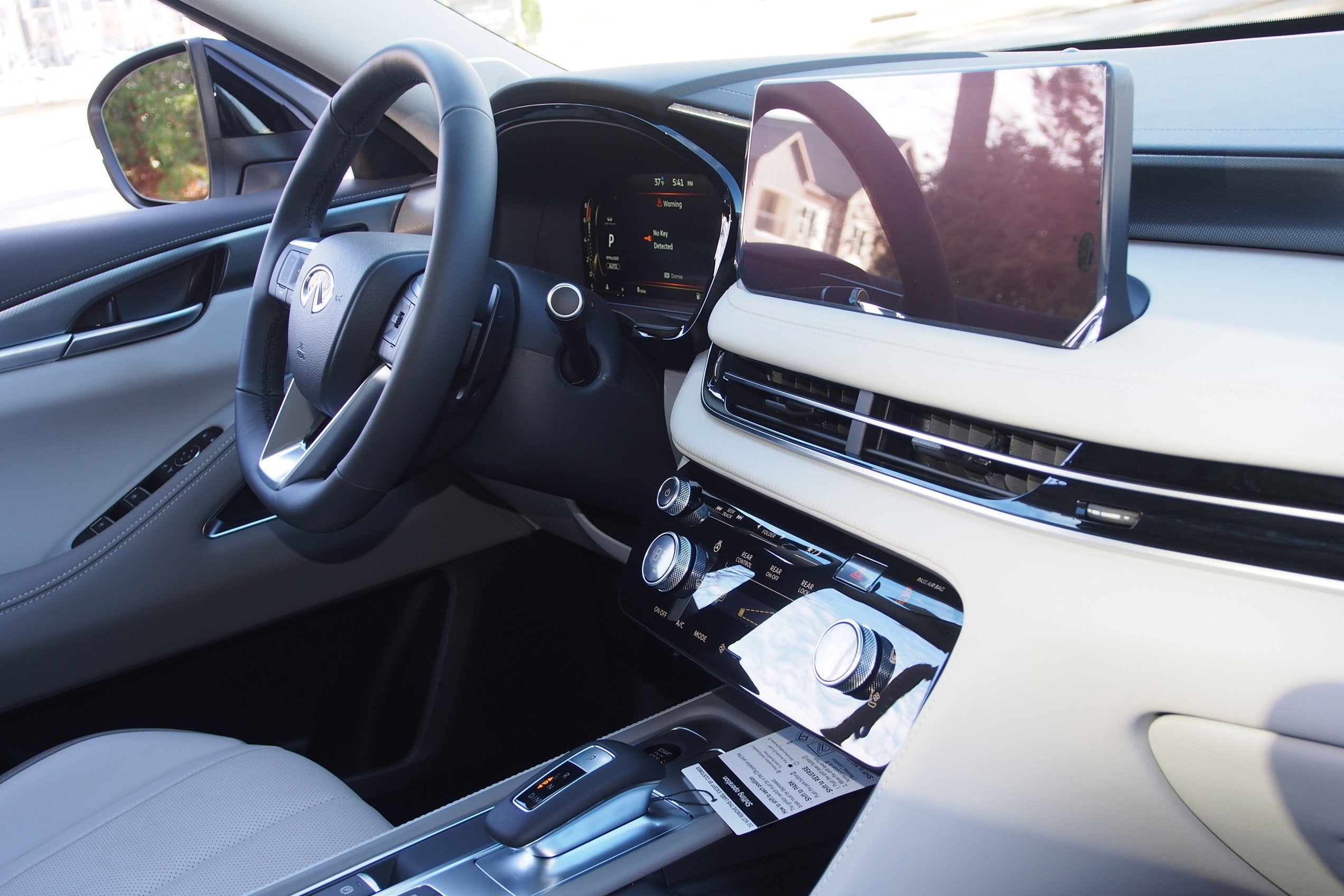 2026 INFINITI QX60 LUXE