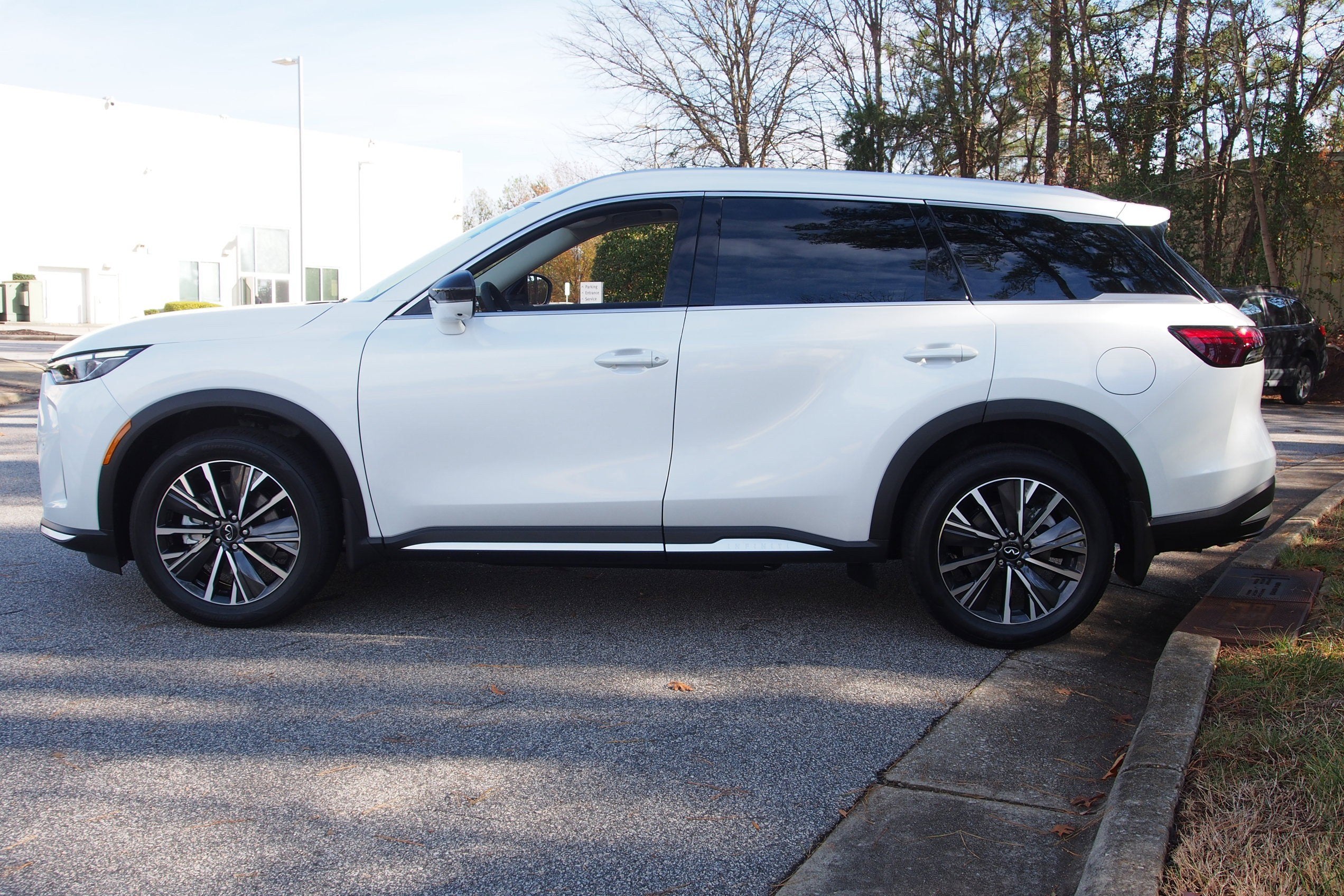 2026 INFINITI QX60 LUXE