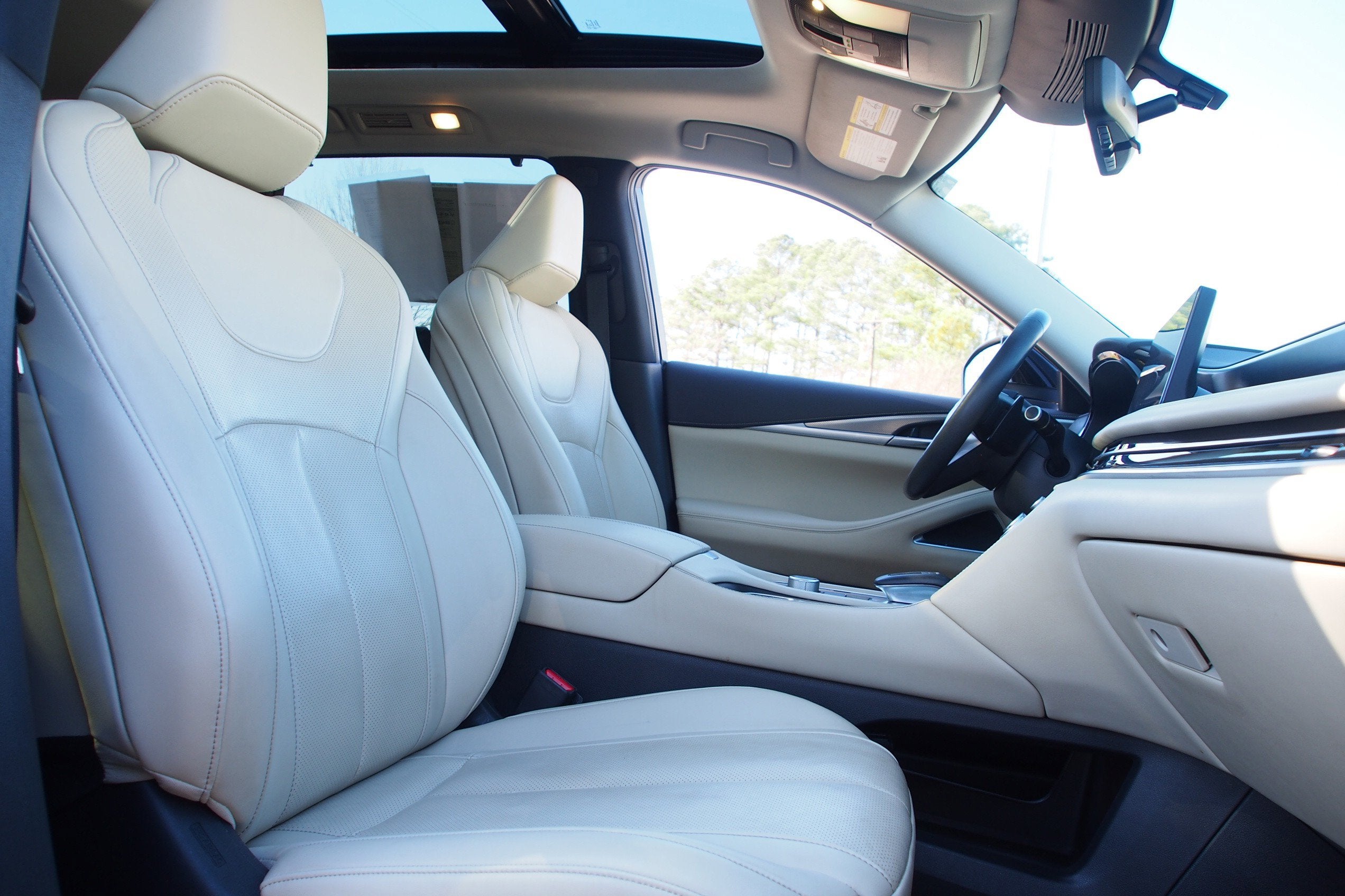 2022 INFINITI QX60 LUXE