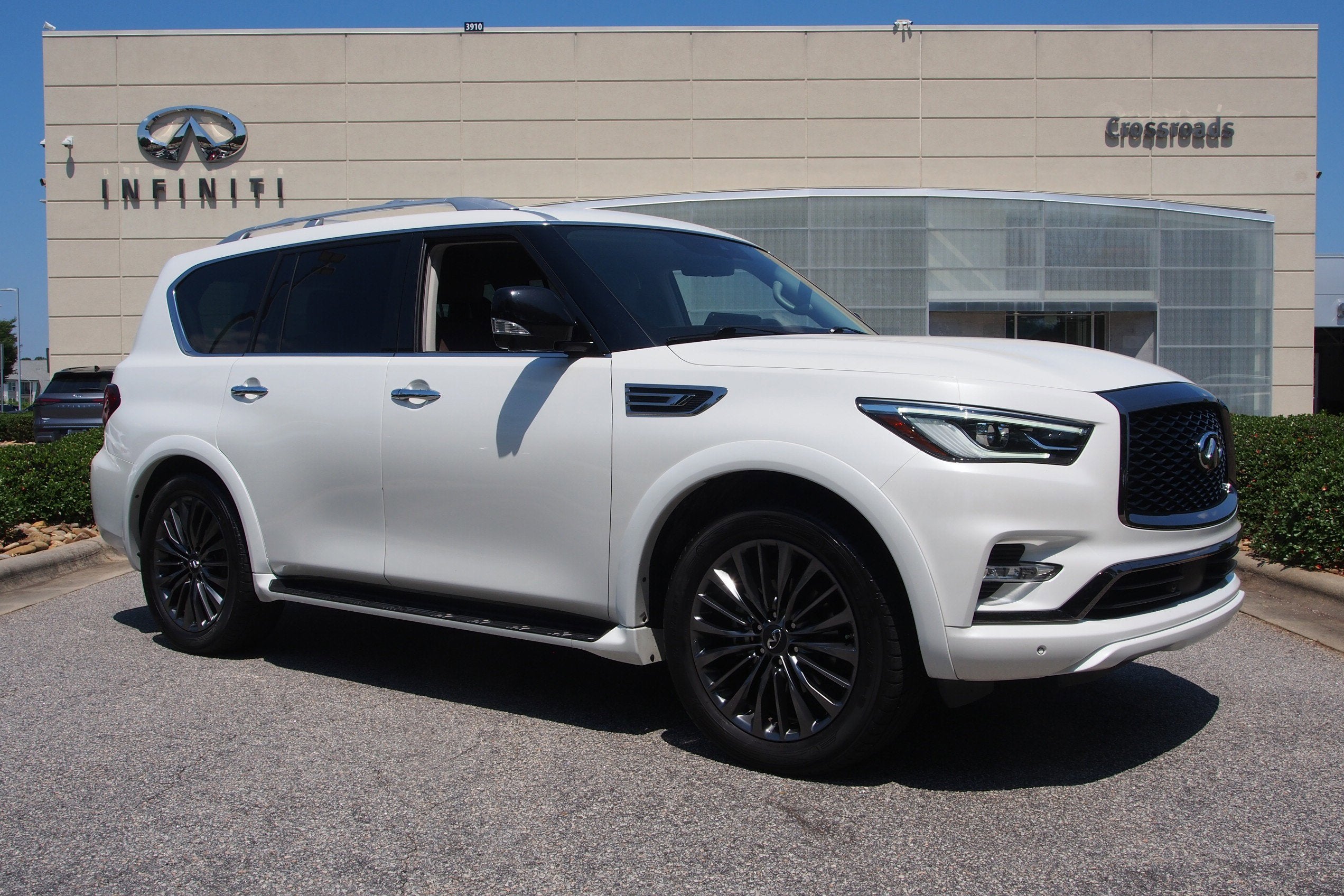 2023 INFINITI QX80 PREMIUM SELECT 4WD's photo