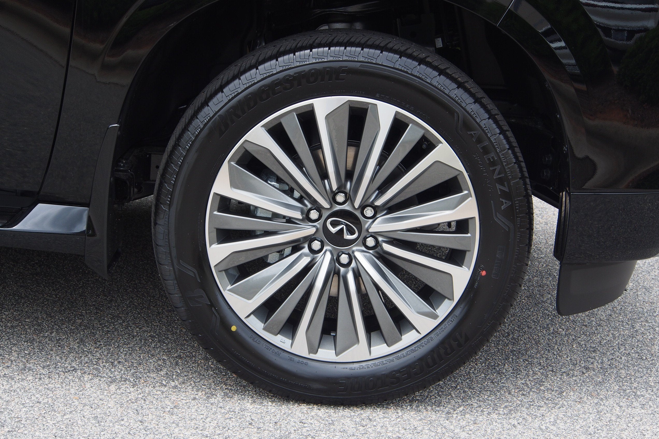 2026 INFINITI QX80 LUXE