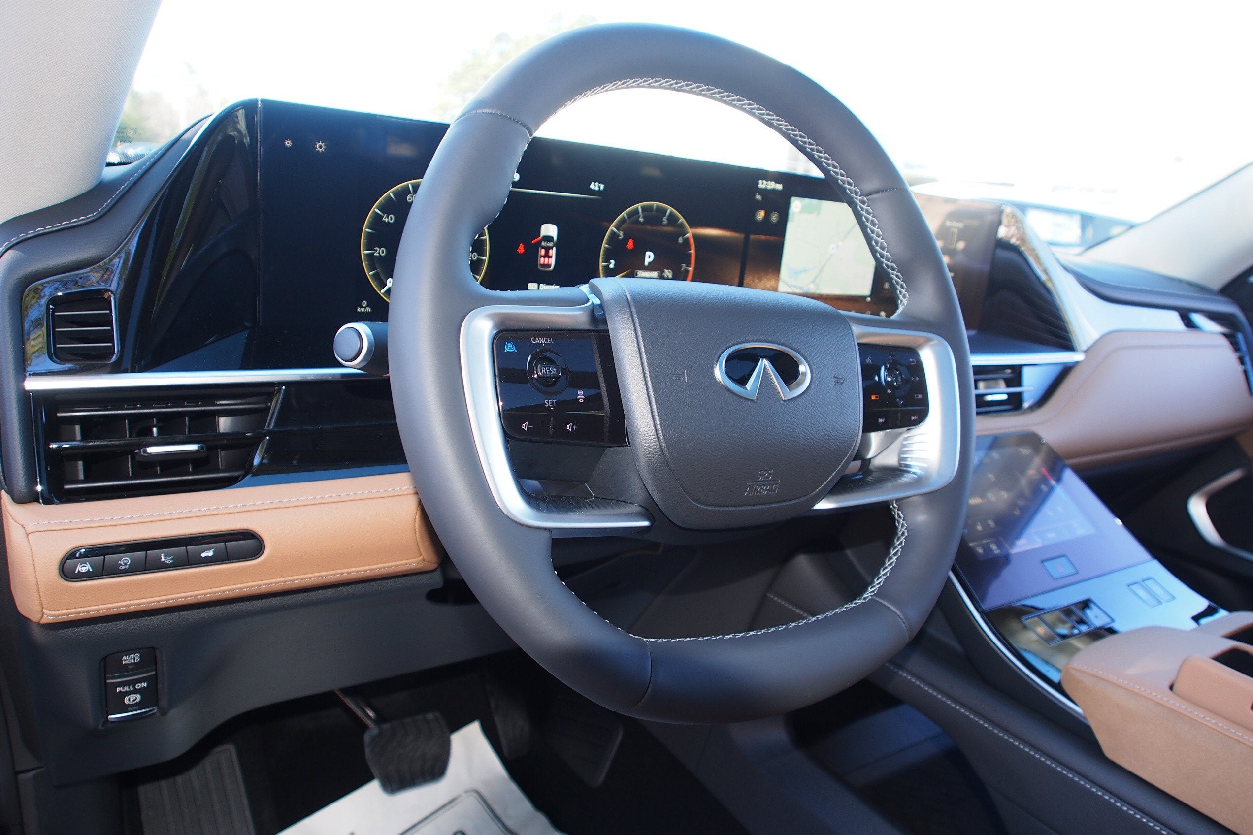 2026 INFINITI QX80 LUXE