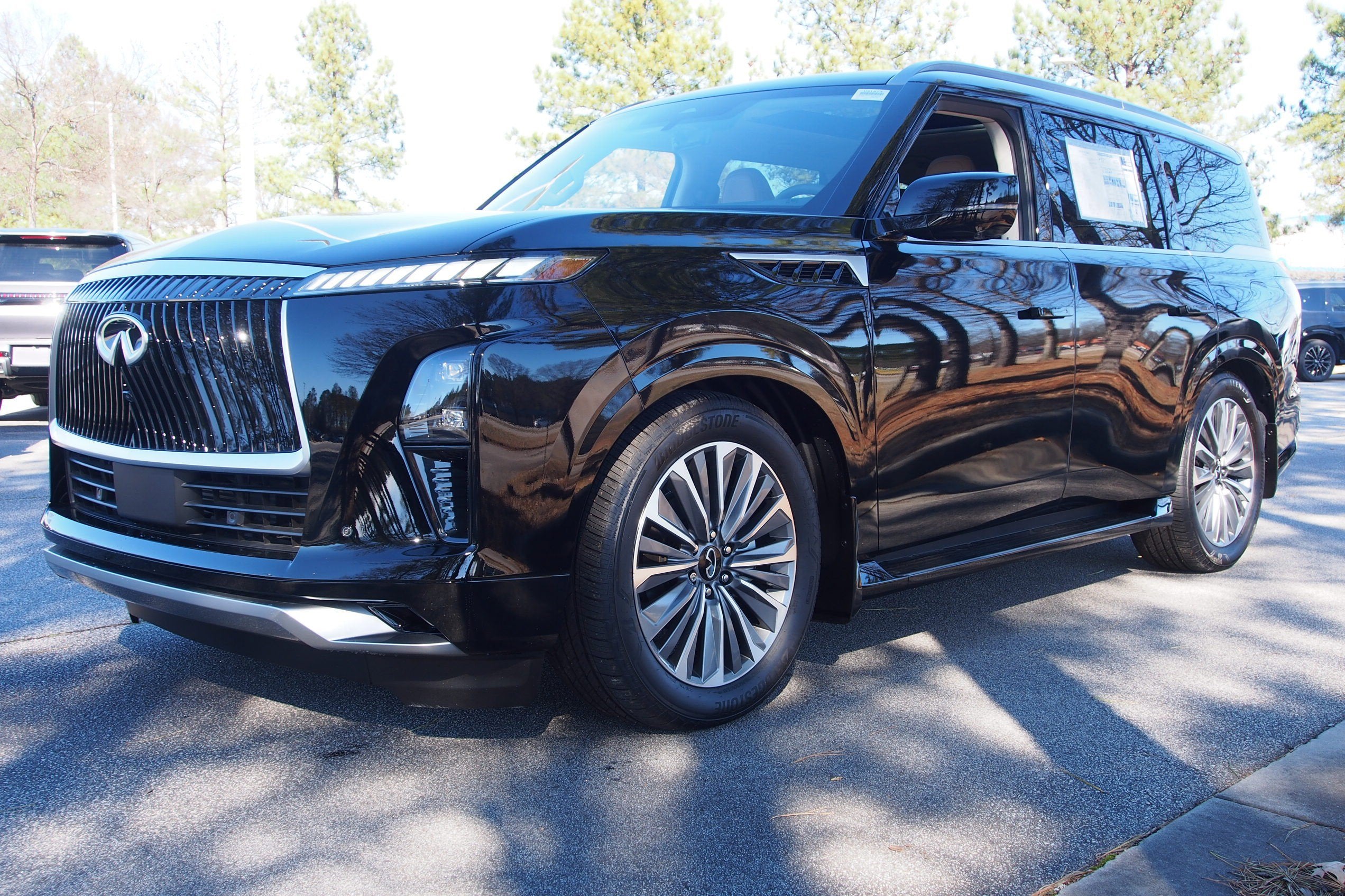 2026 INFINITI QX80 LUXE