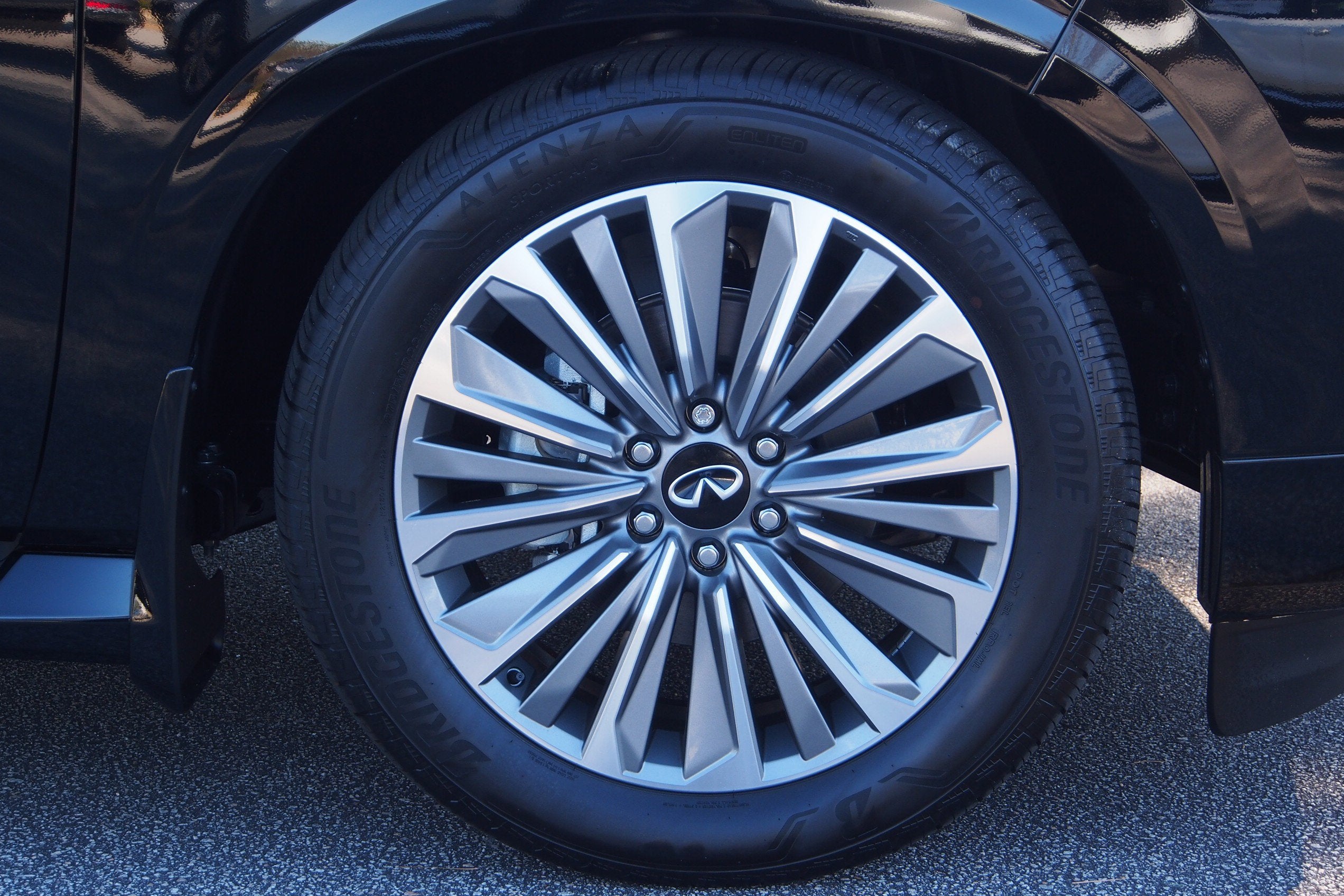 2026 INFINITI QX80 LUXE