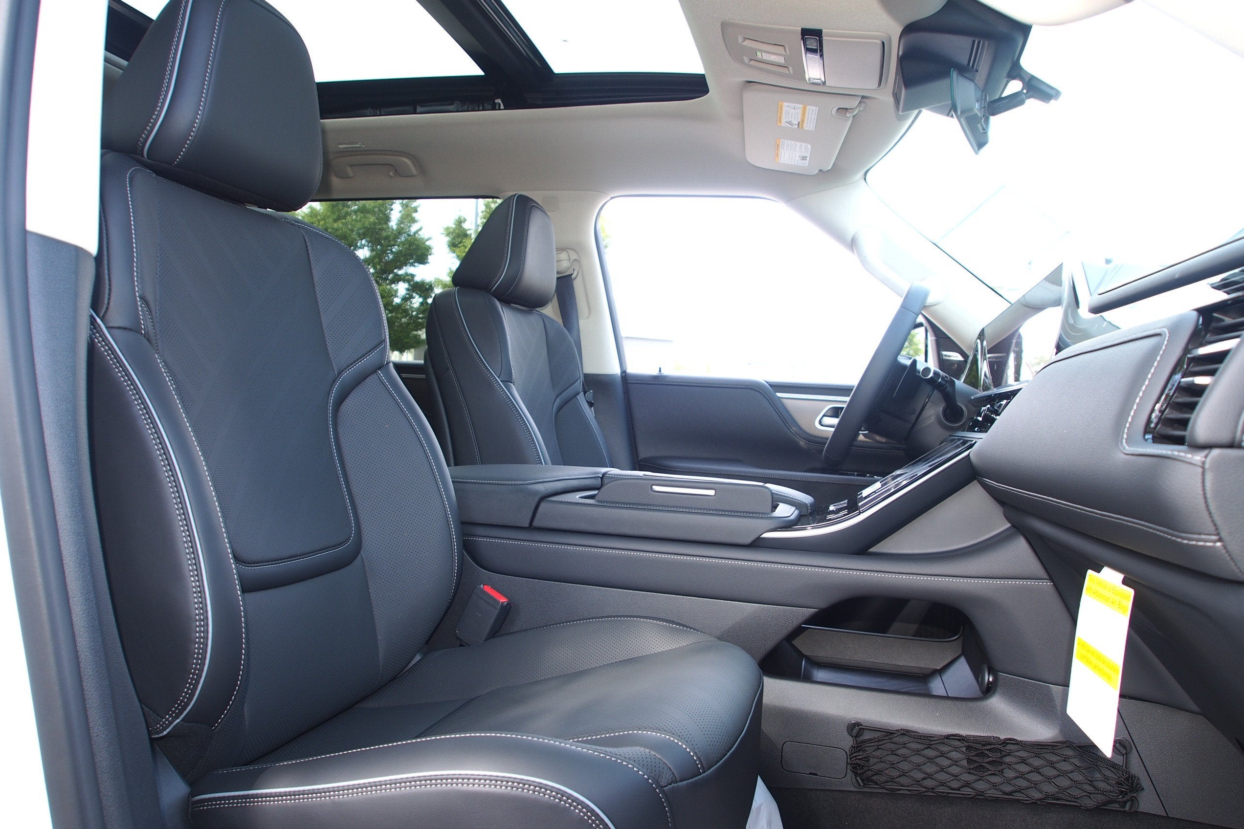 2027 INFINITI QX80 LUXE