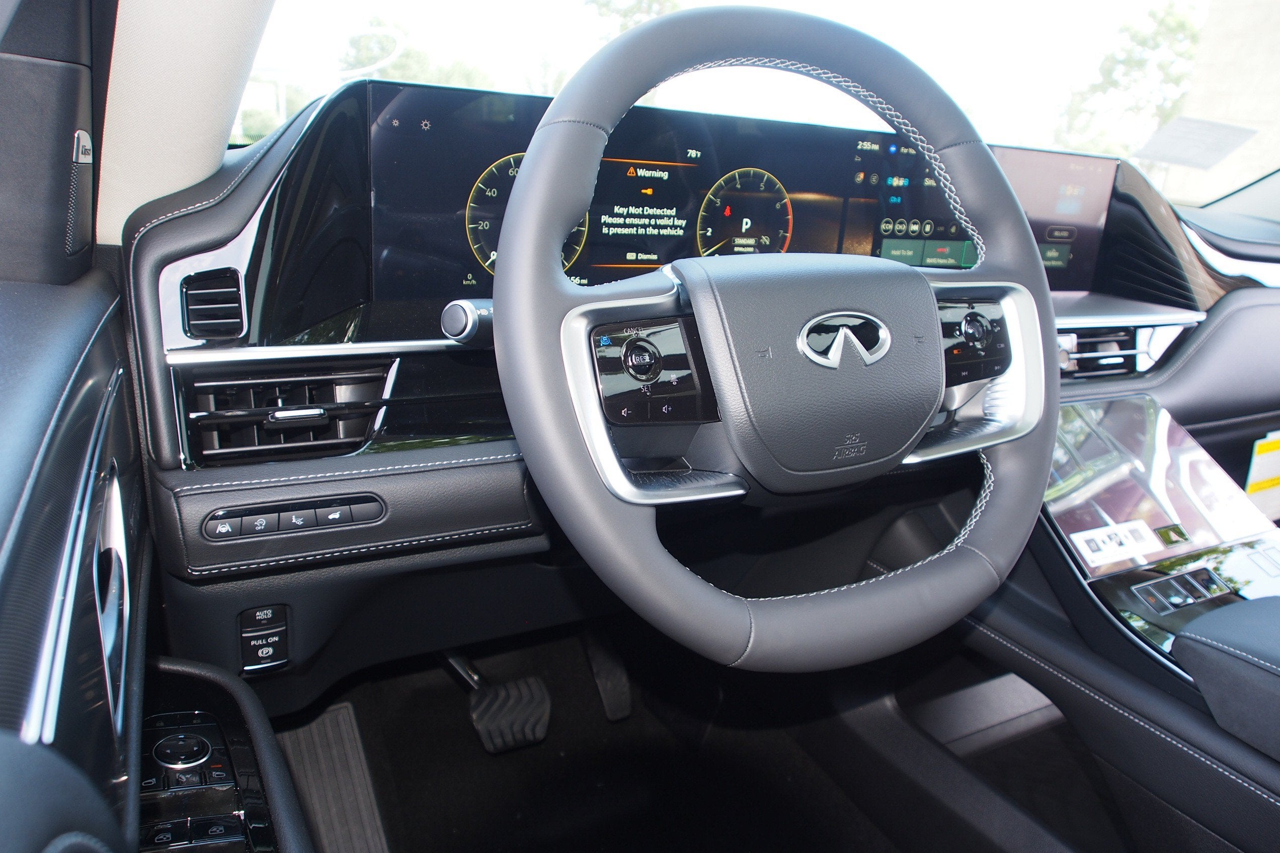 2027 INFINITI QX80 LUXE
