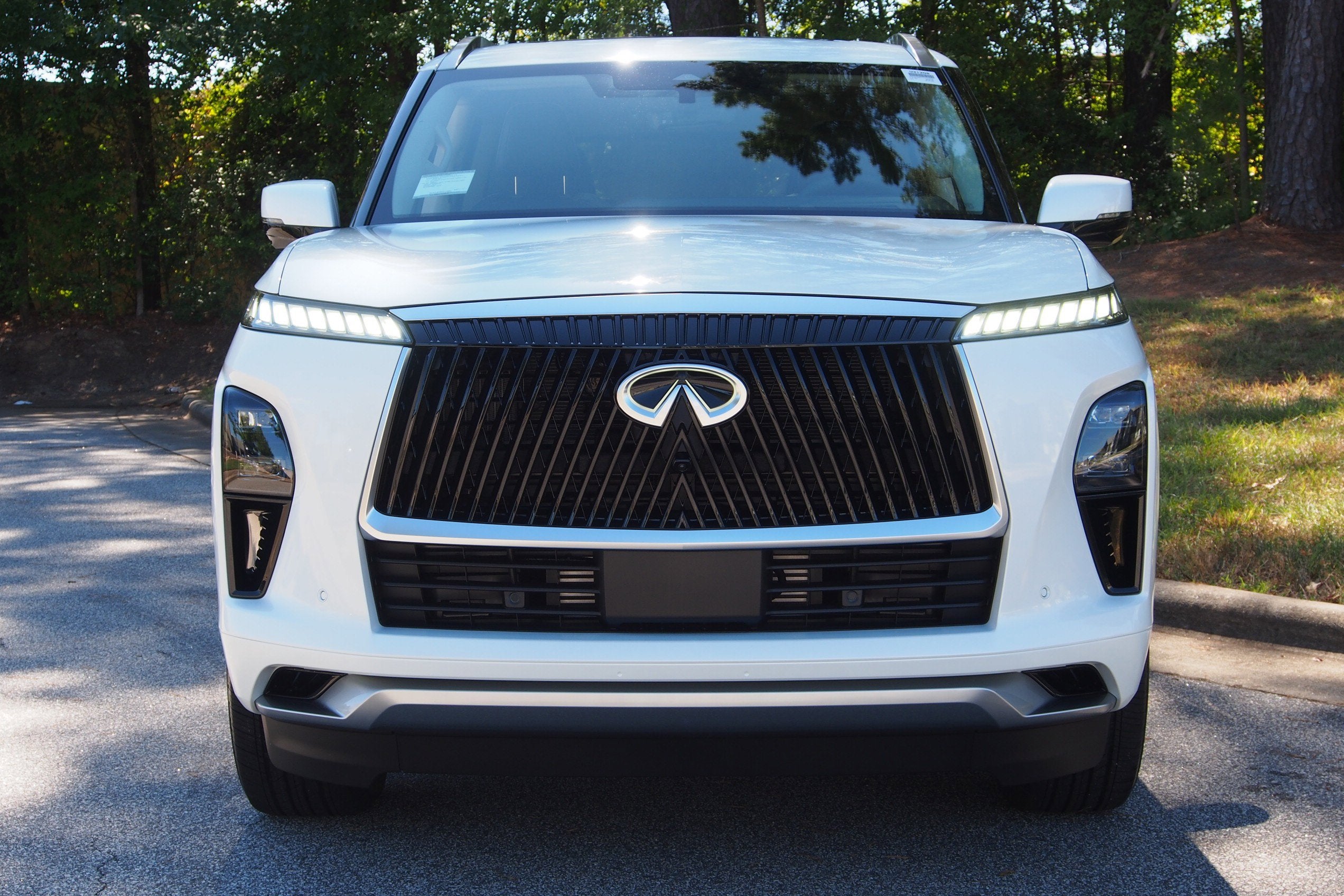 2026 INFINITI QX80 LUXE