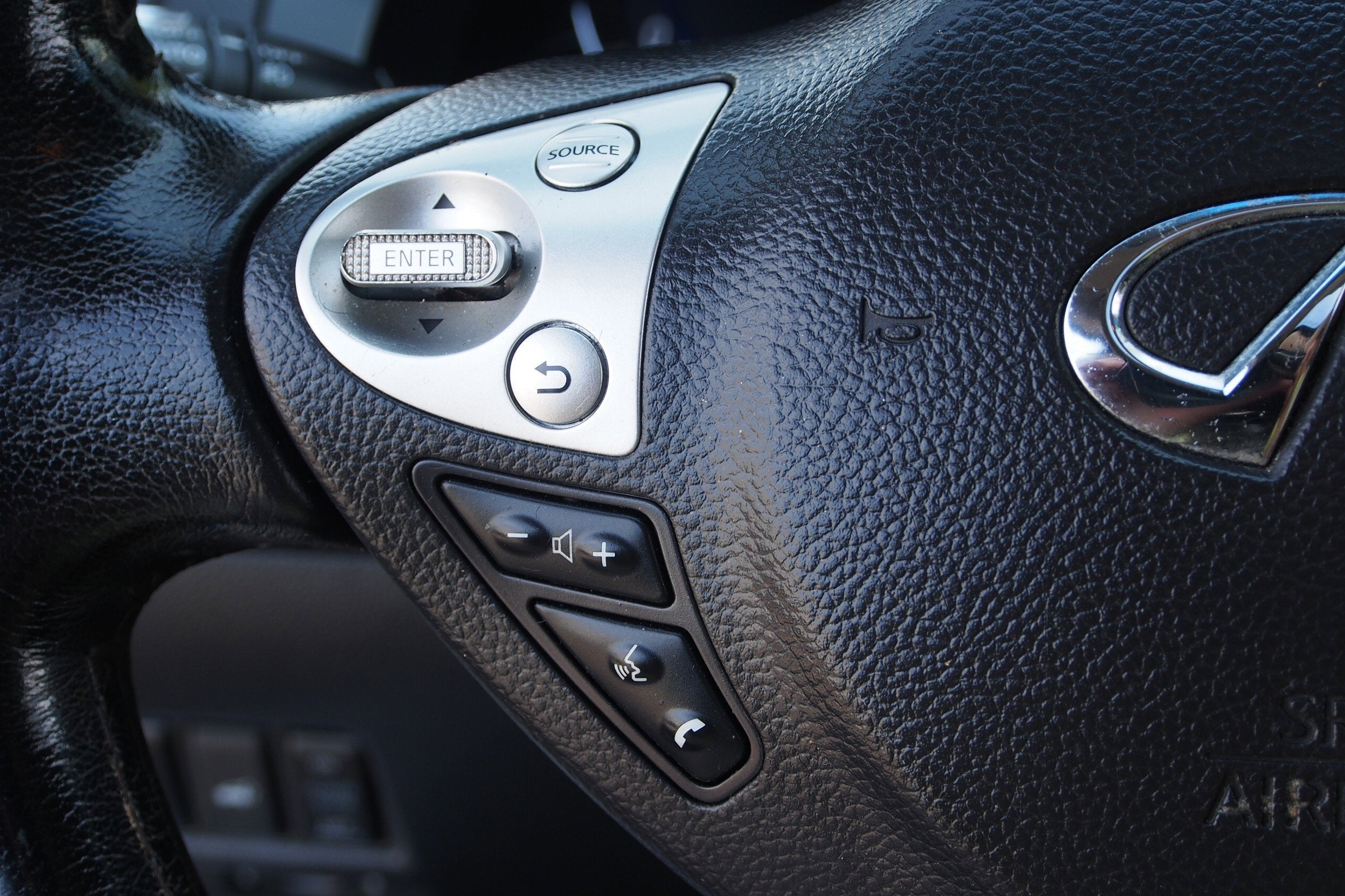 2017 INFINITI QX70 Base