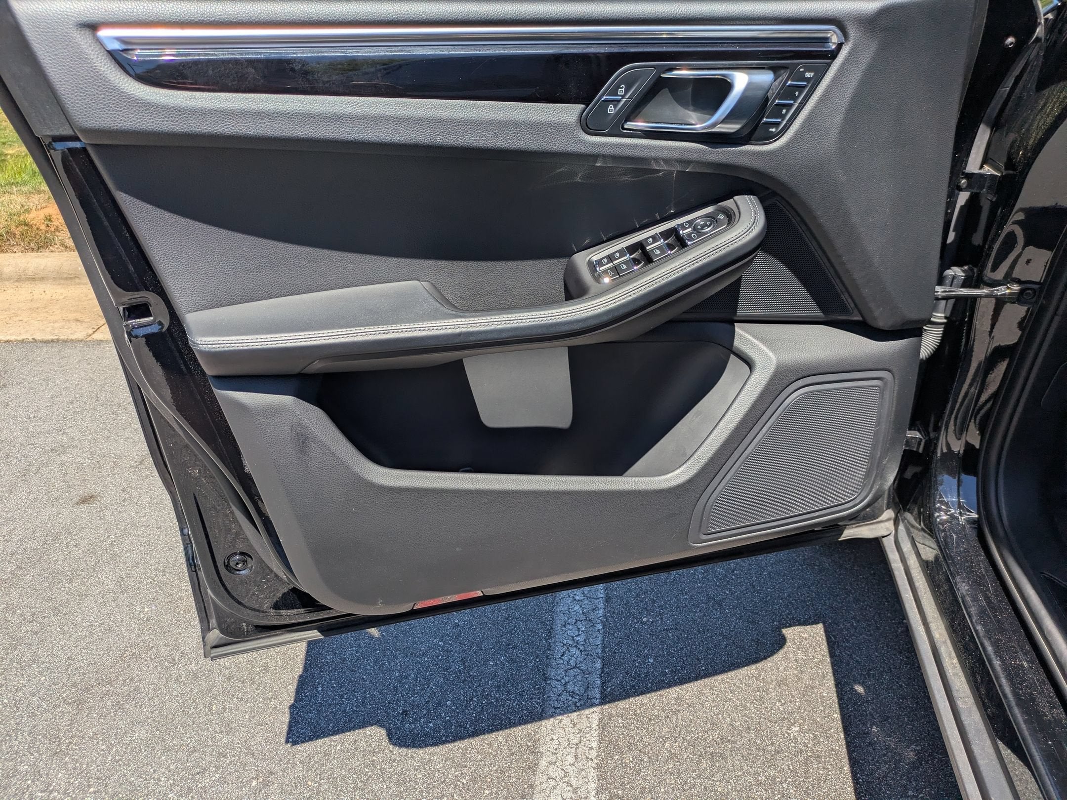 2023 Porsche Macan Base