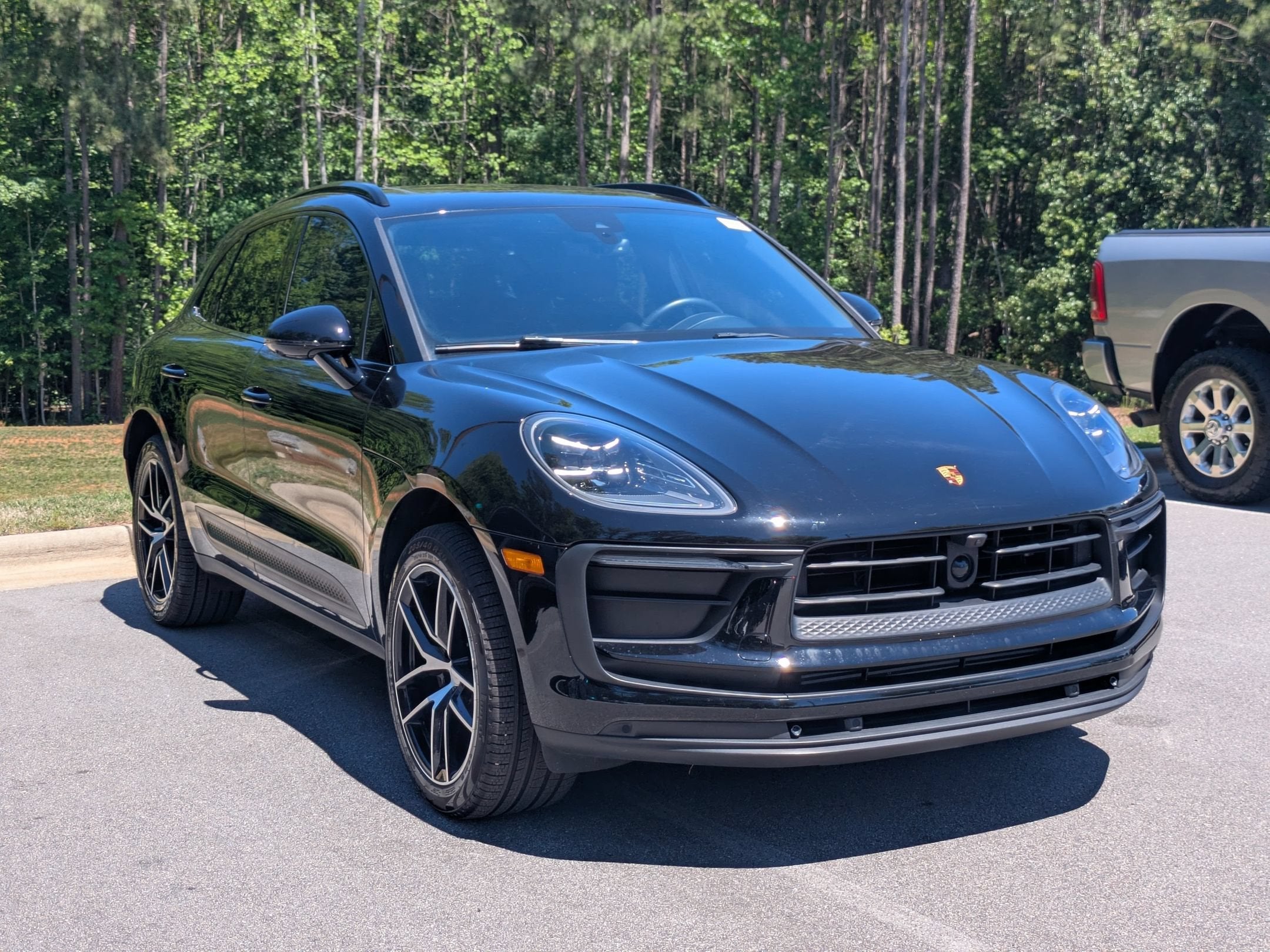 2023 Porsche Macan Base