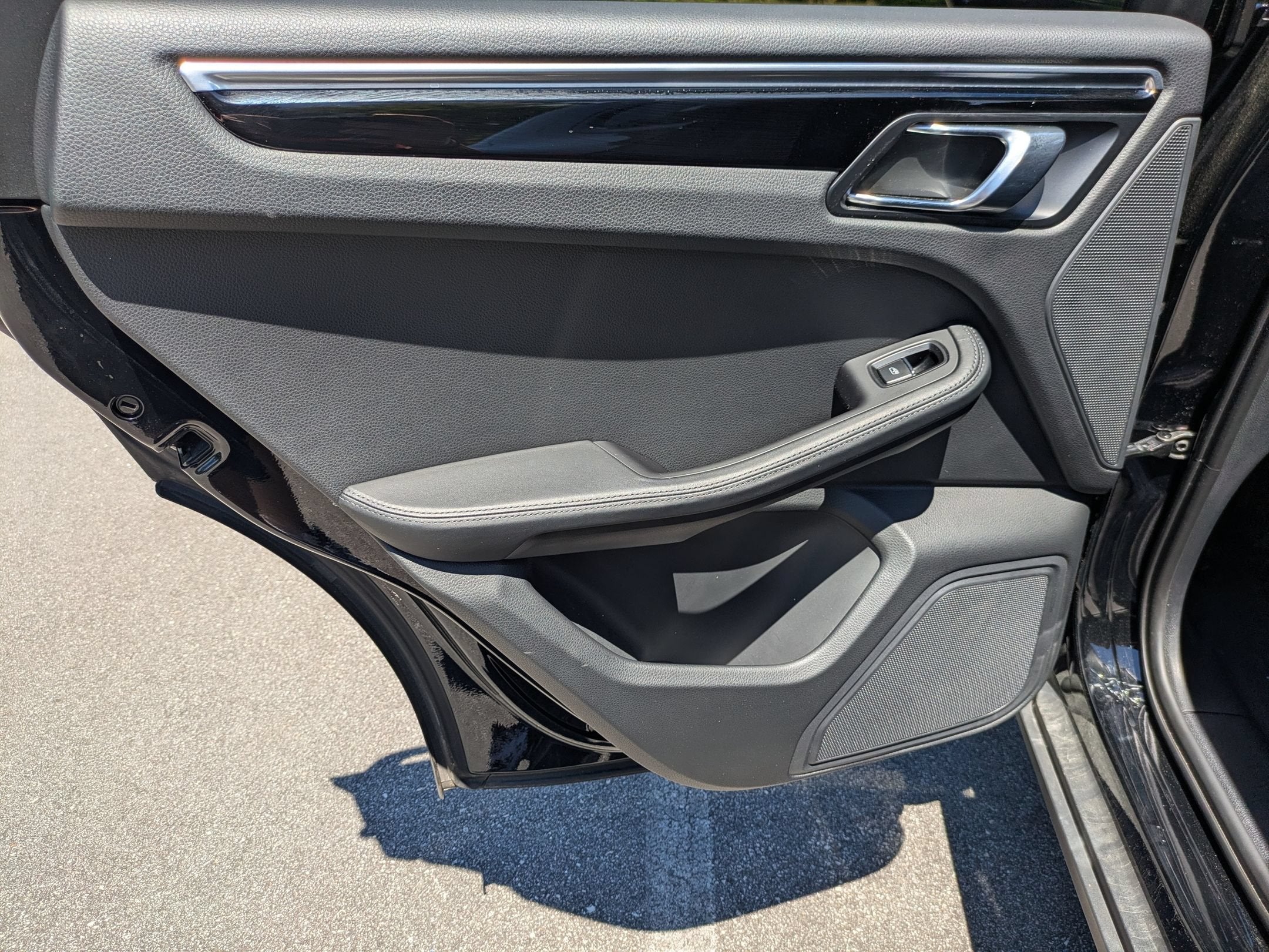 2023 Porsche Macan Base
