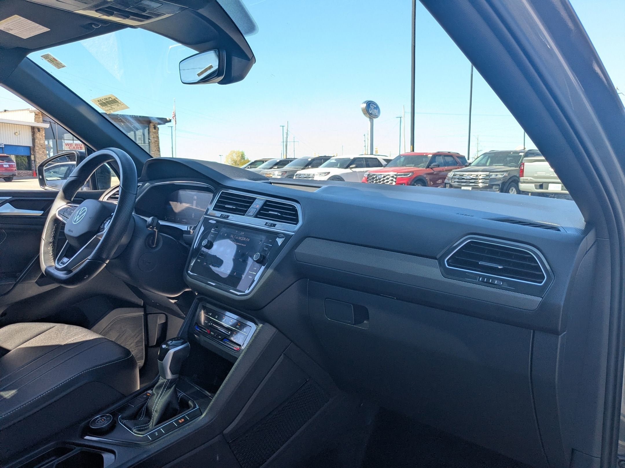 2023 Volkswagen Tiguan SE R-Line Black