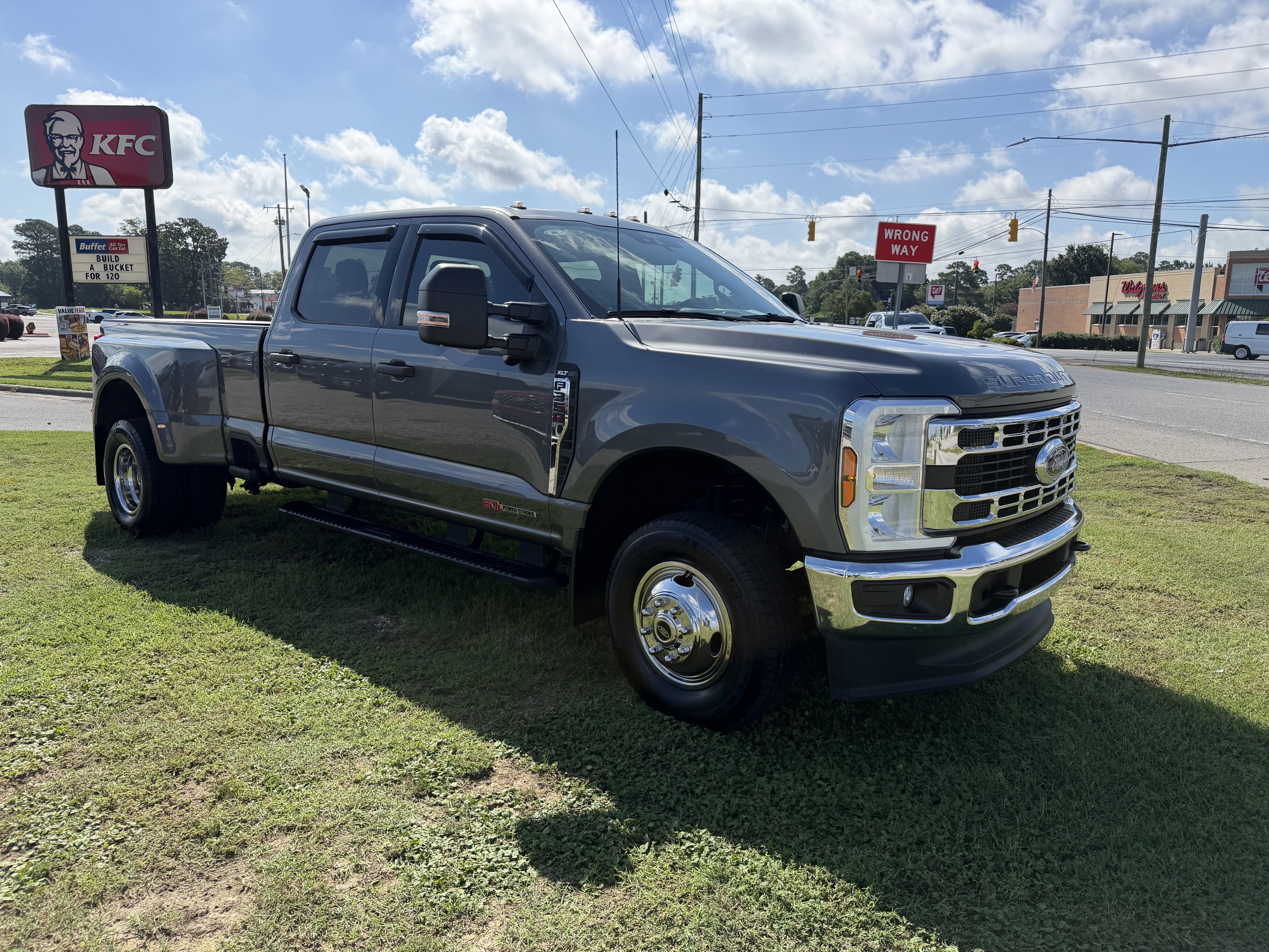 2025 Ford Super Duty F-350 DRW XLT