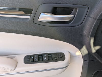 2023 Chrysler 300 Touring