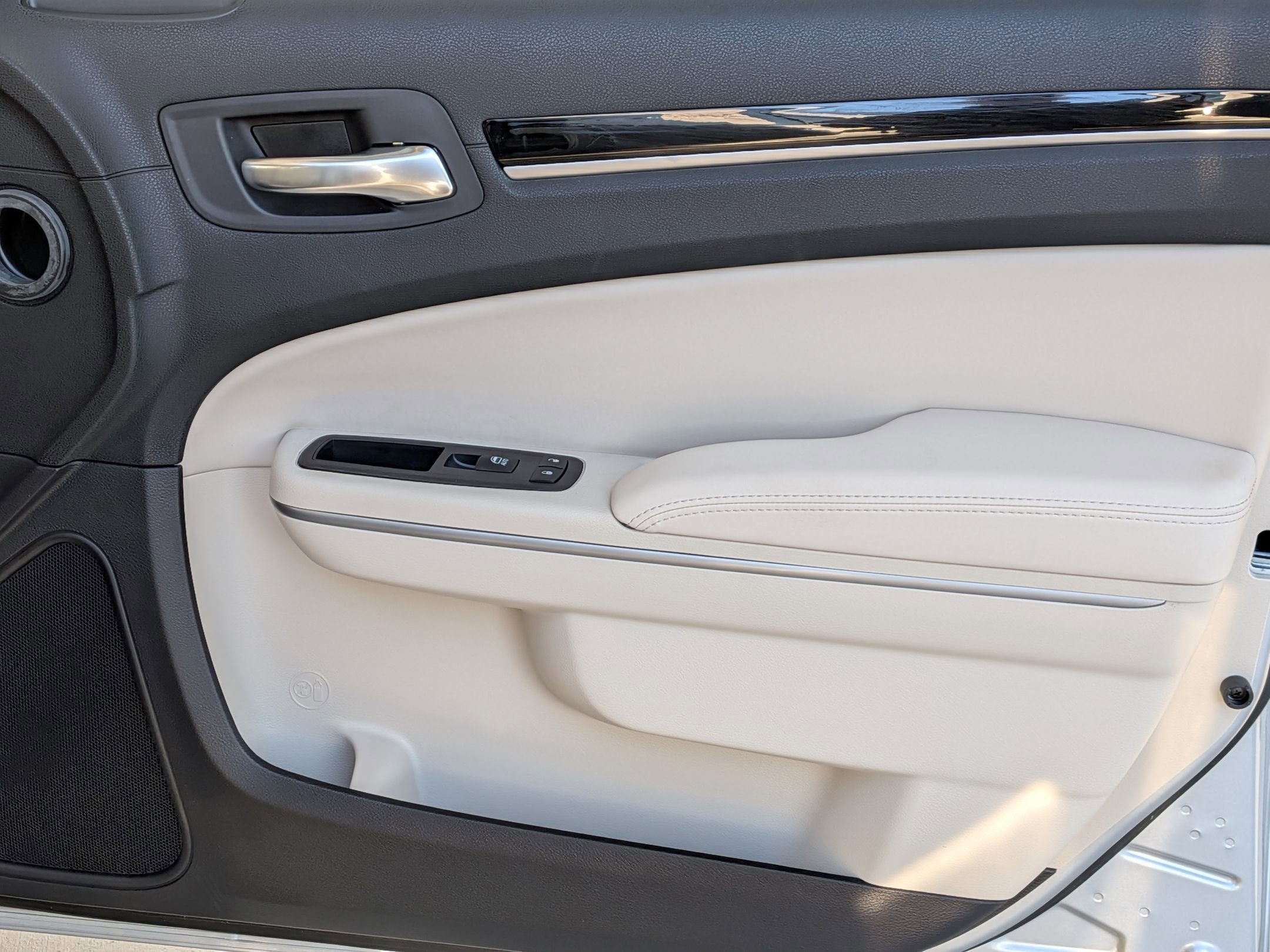 2023 Chrysler 300 Touring