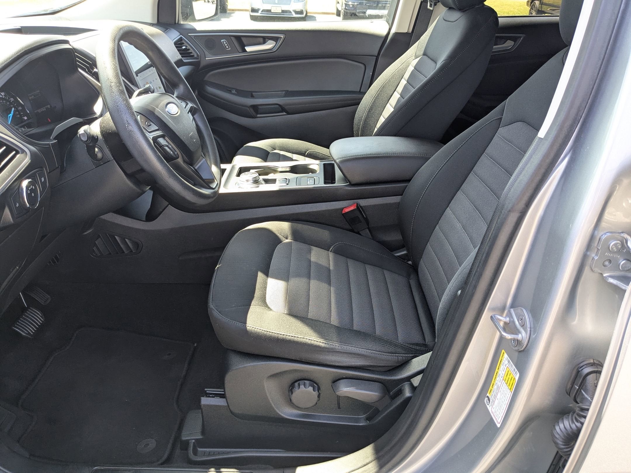 2022 Ford Edge SE