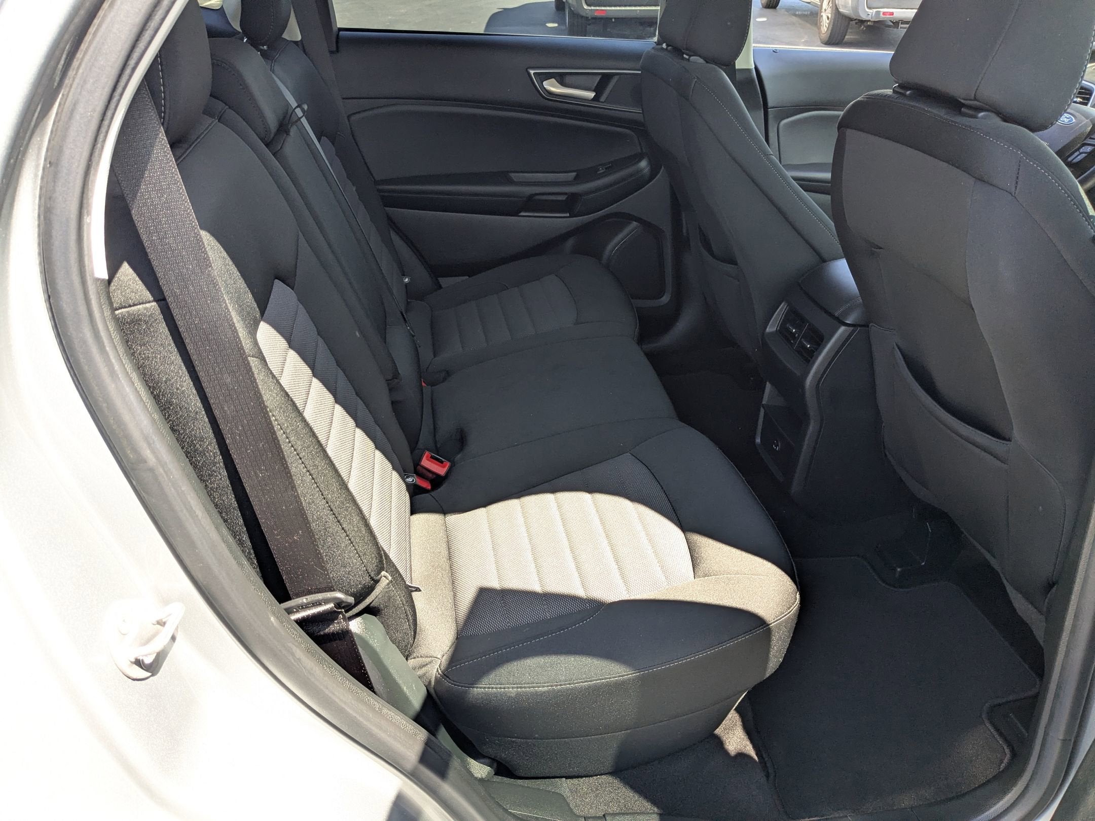 2022 Ford Edge SE