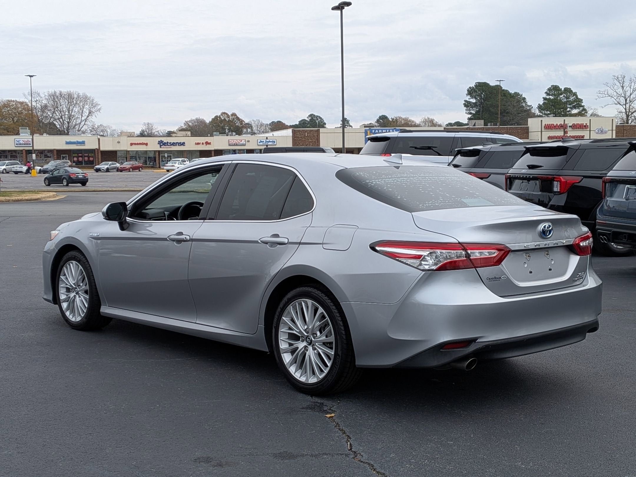 2020 Toyota Camry Hybrid XLE