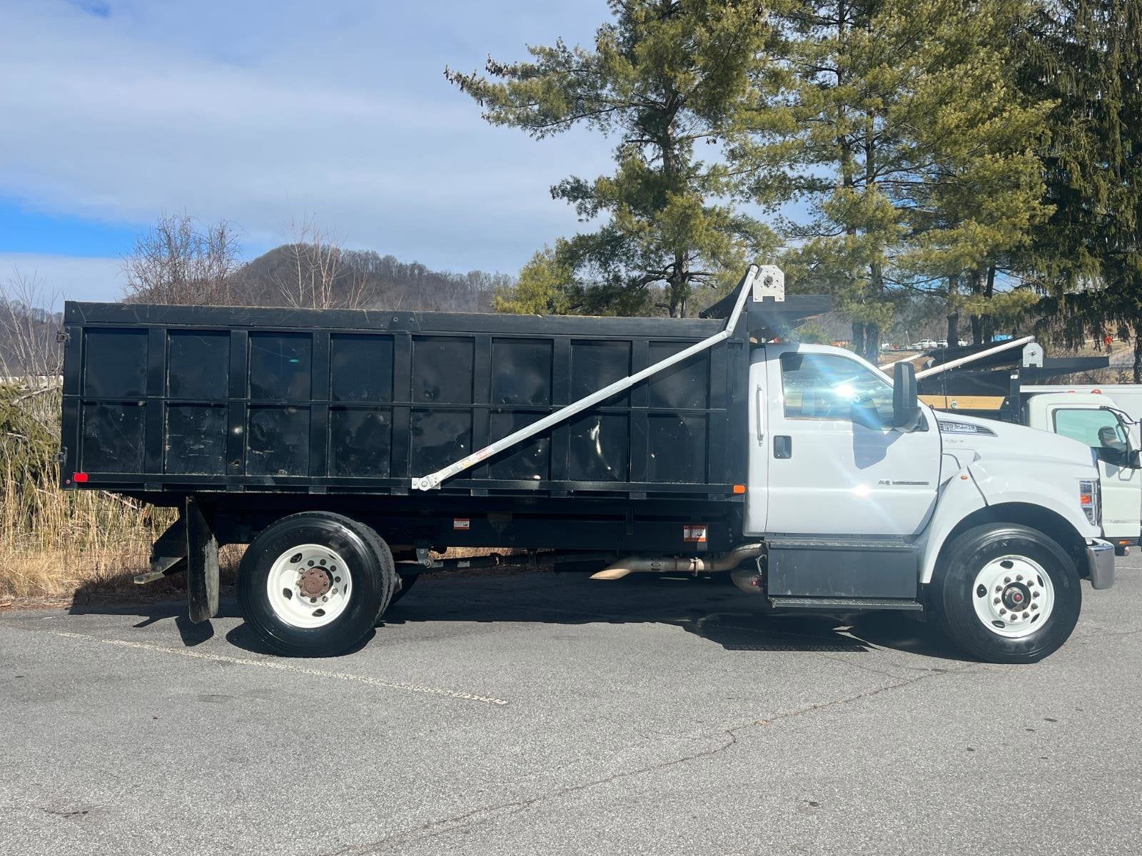 2022 Ford F-750 XL