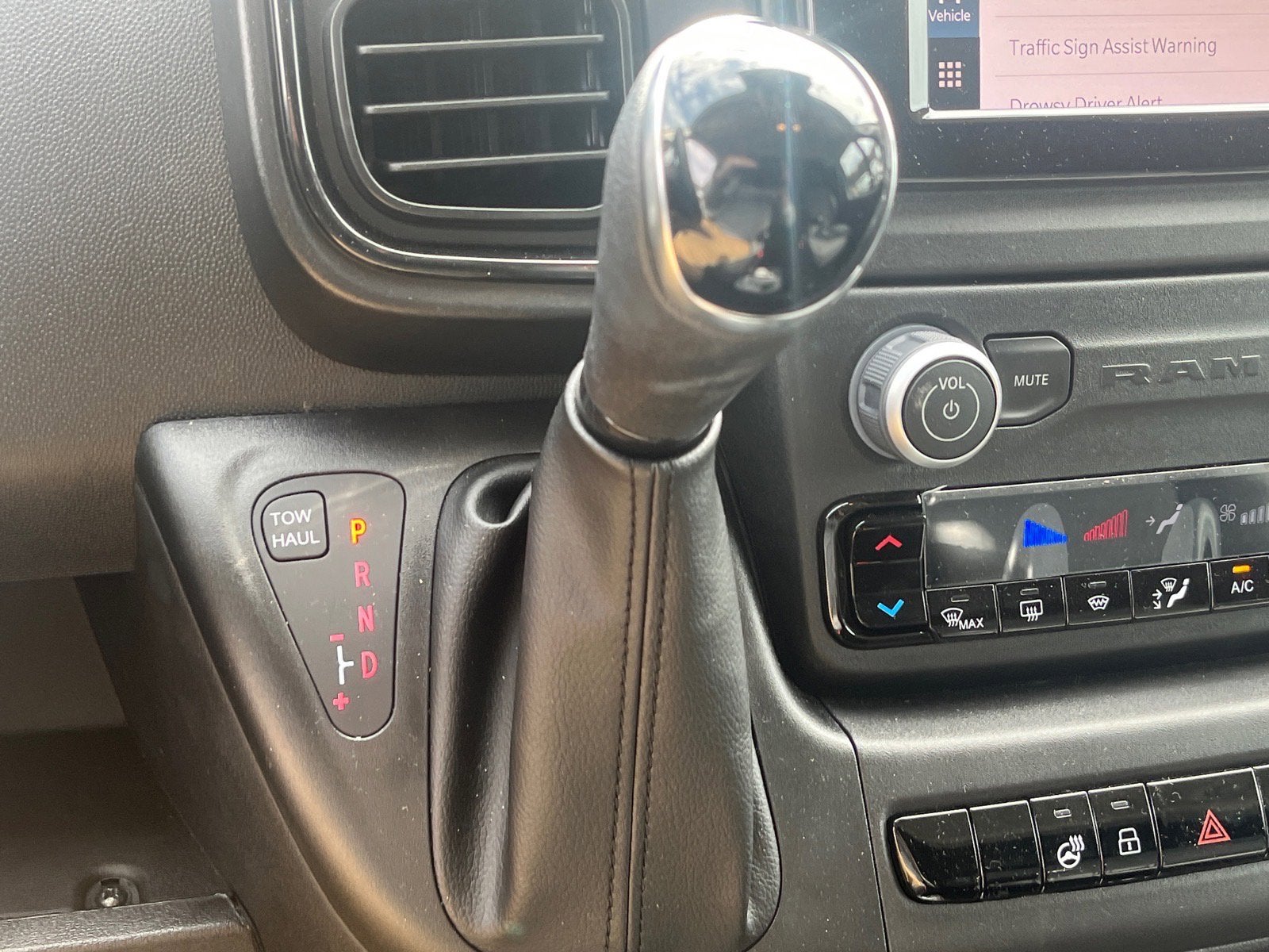 2024 RAM ProMaster Cargo Van Tradesman