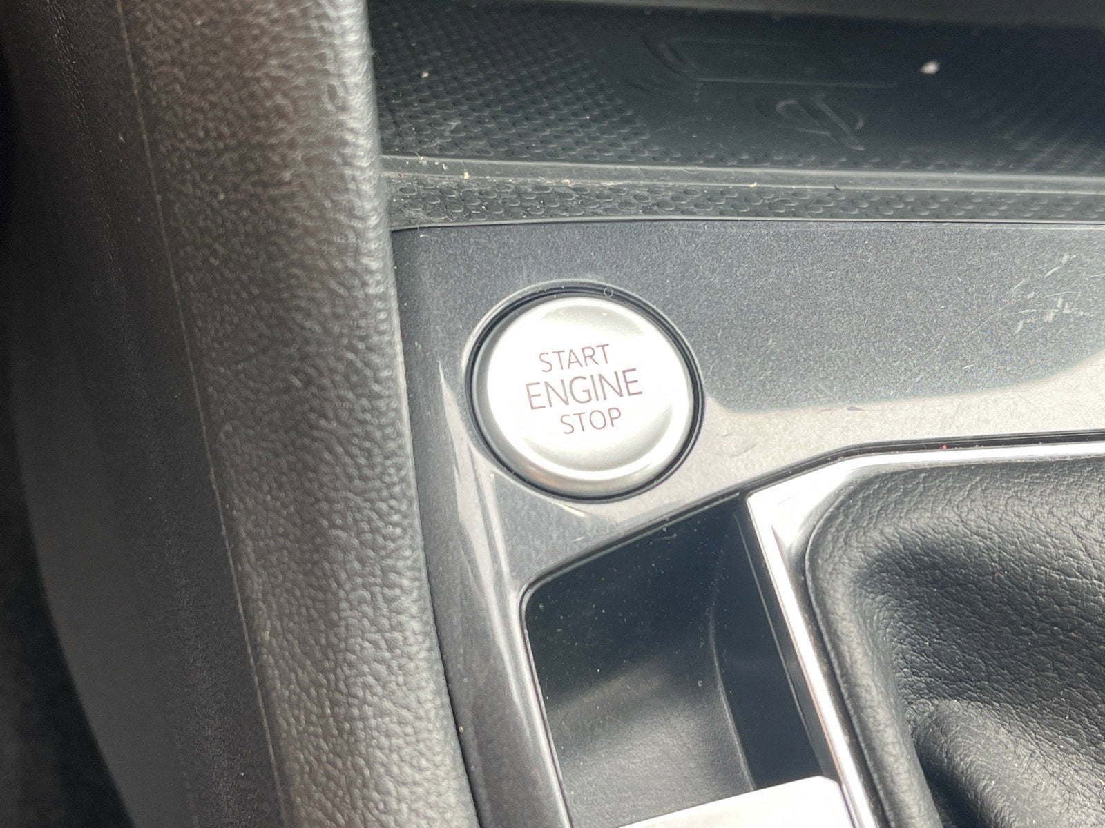 2024 Volkswagen Tiguan SEL R-Line